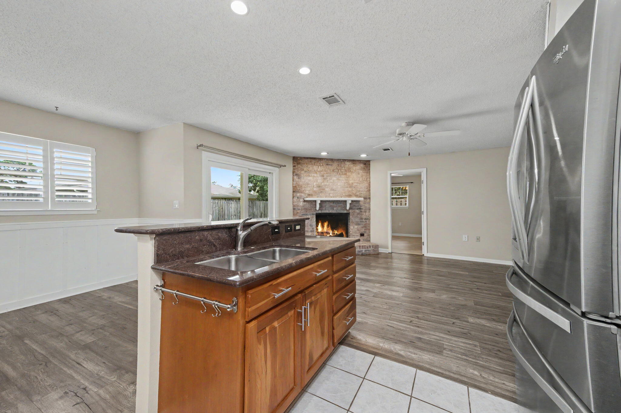 LAKE LORRAINE ESTATES - Residential Lease