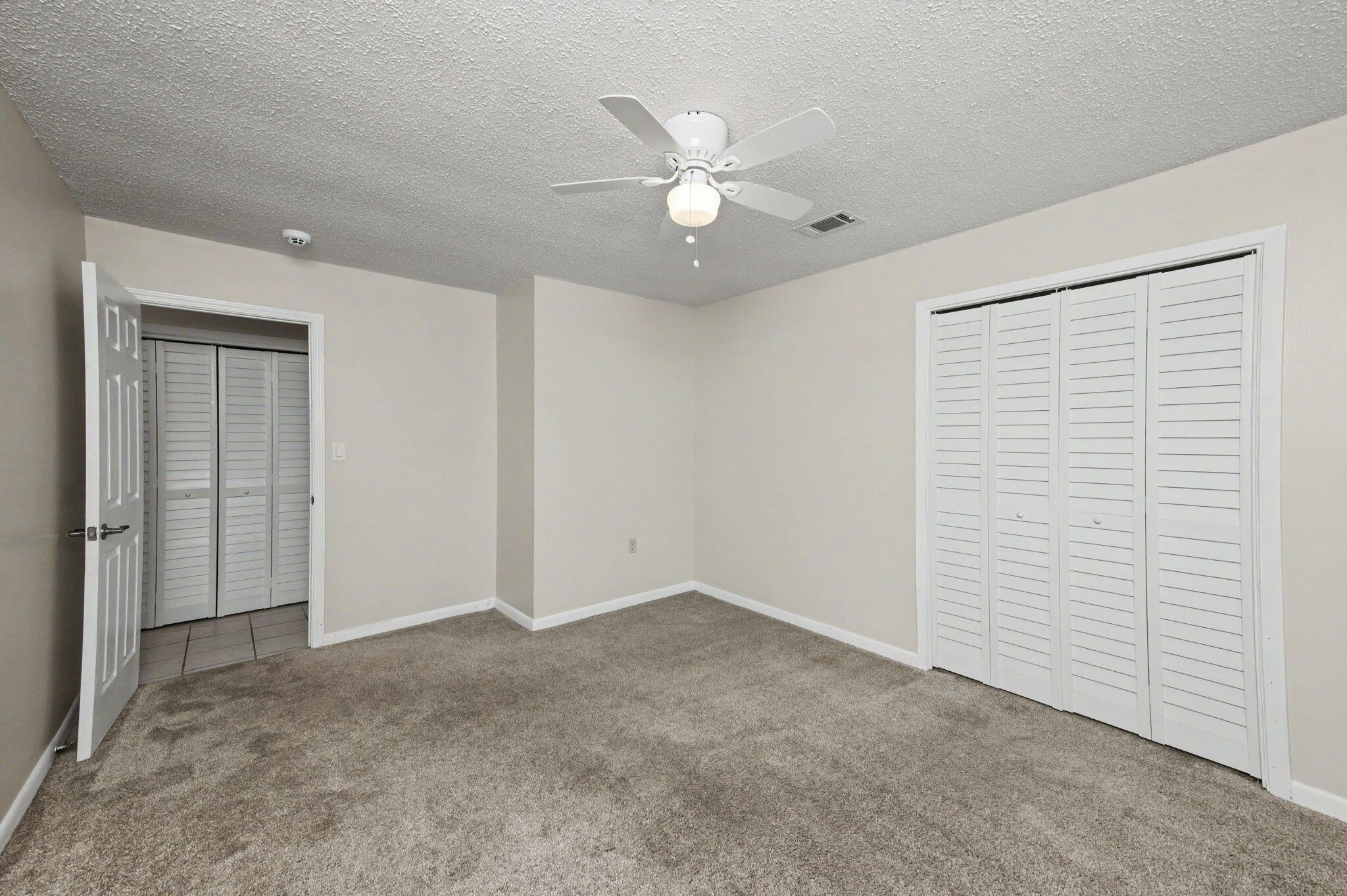 LAKE LORRAINE ESTATES - Residential Lease