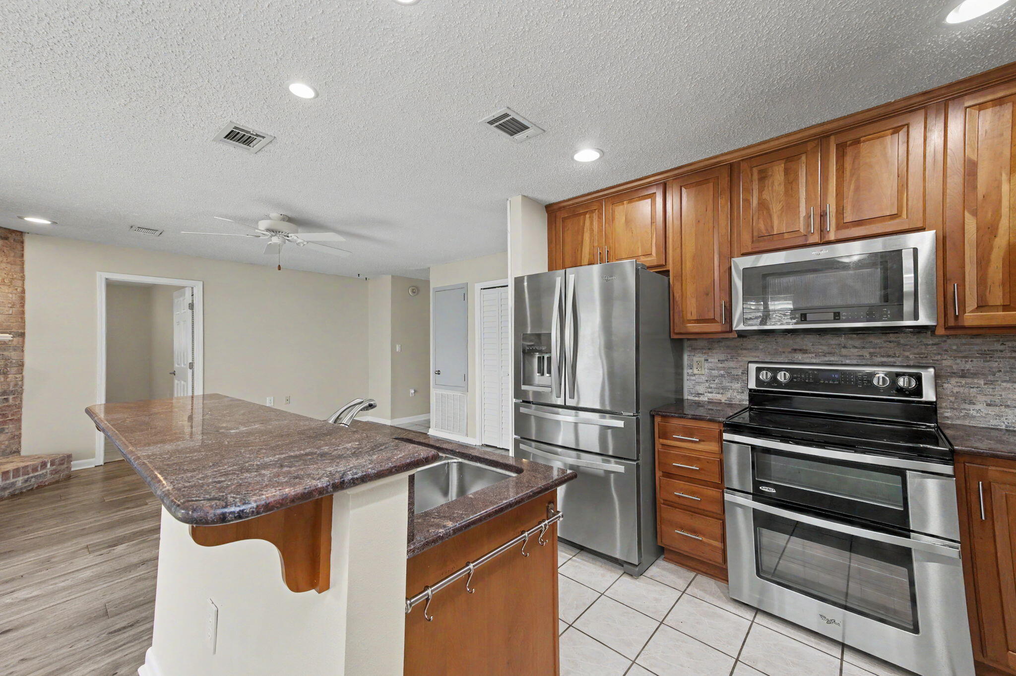 LAKE LORRAINE ESTATES - Residential Lease