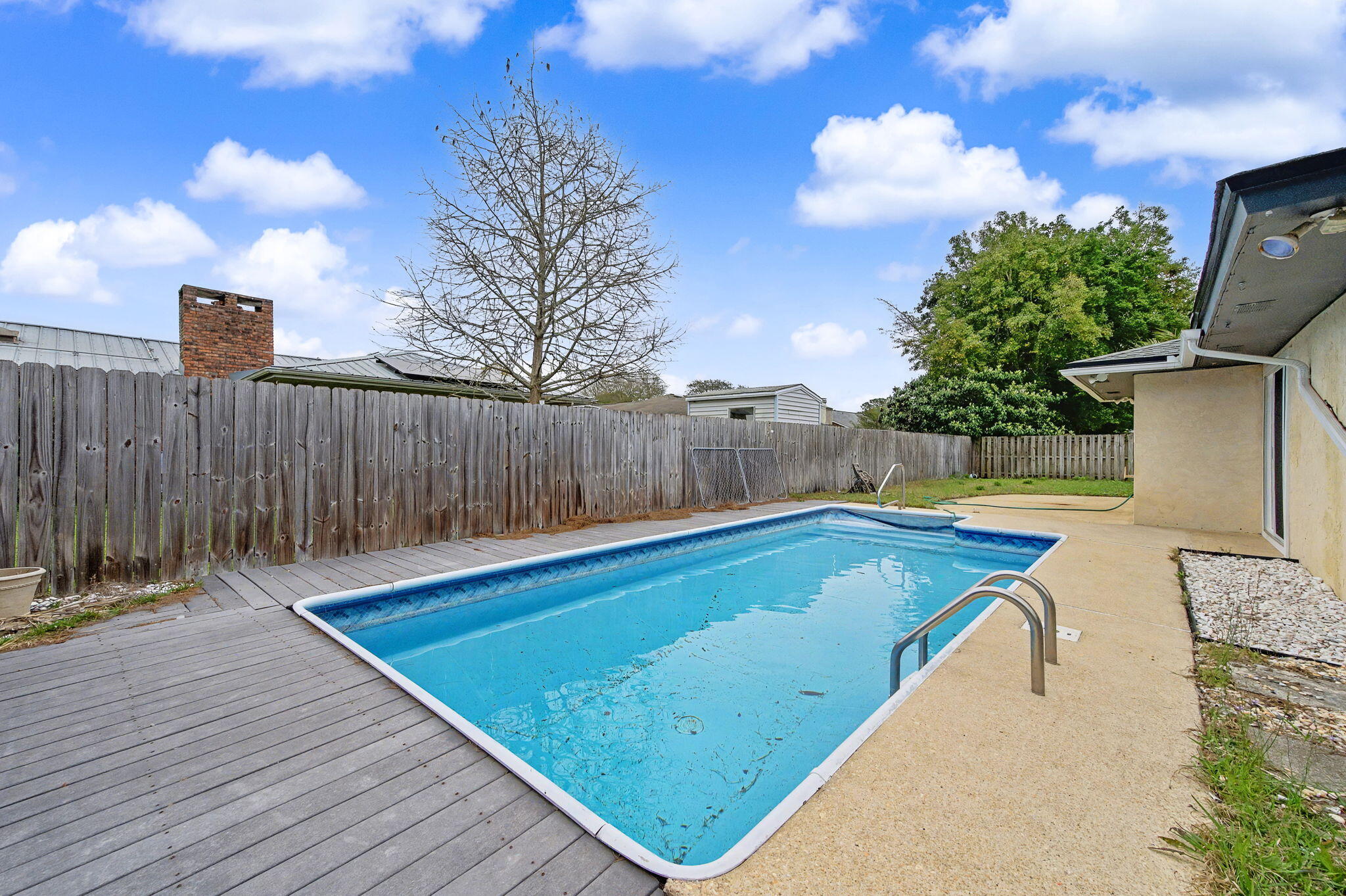 LAKE LORRAINE ESTATES - Residential Lease