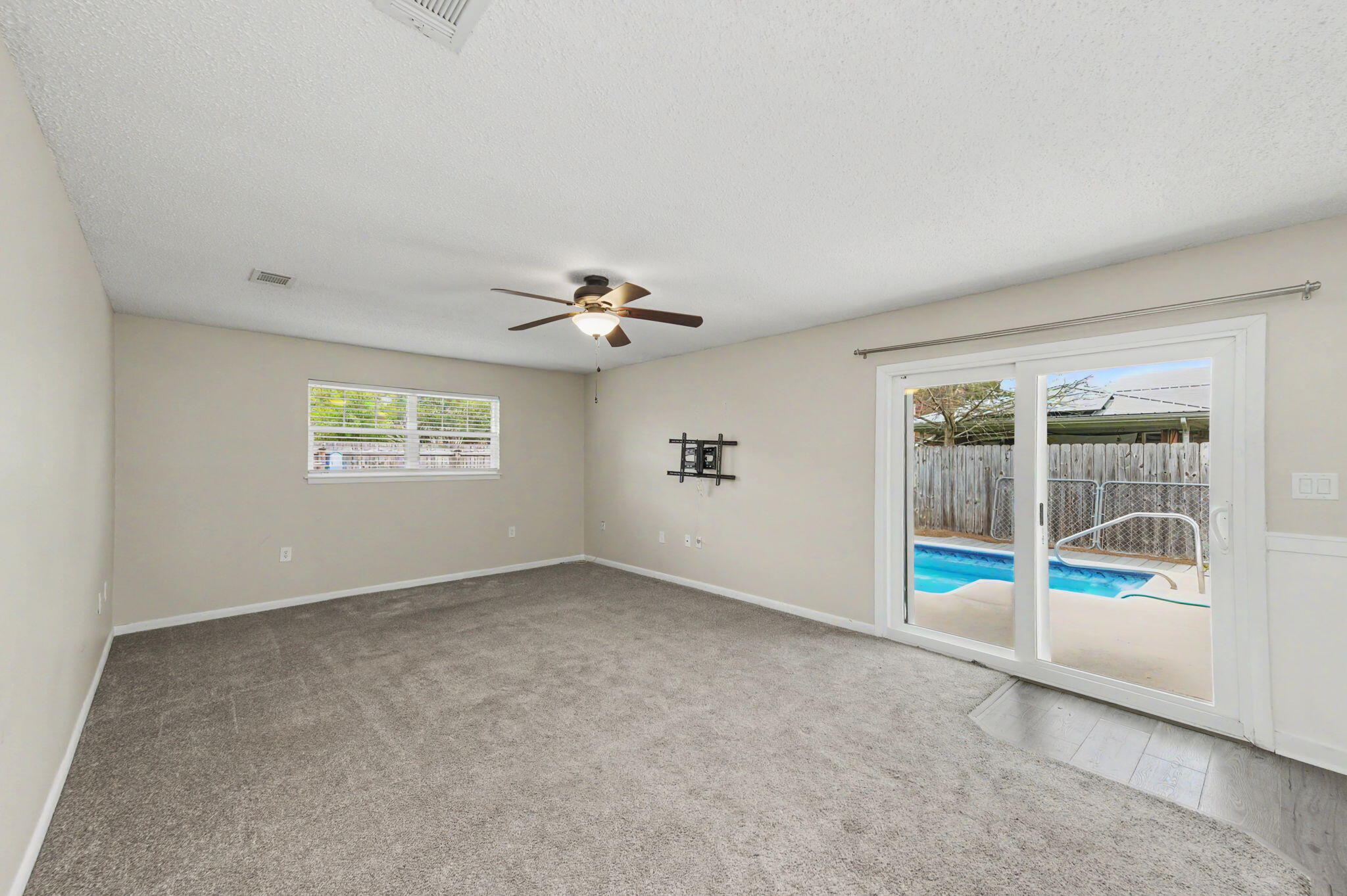 LAKE LORRAINE ESTATES - Residential Lease