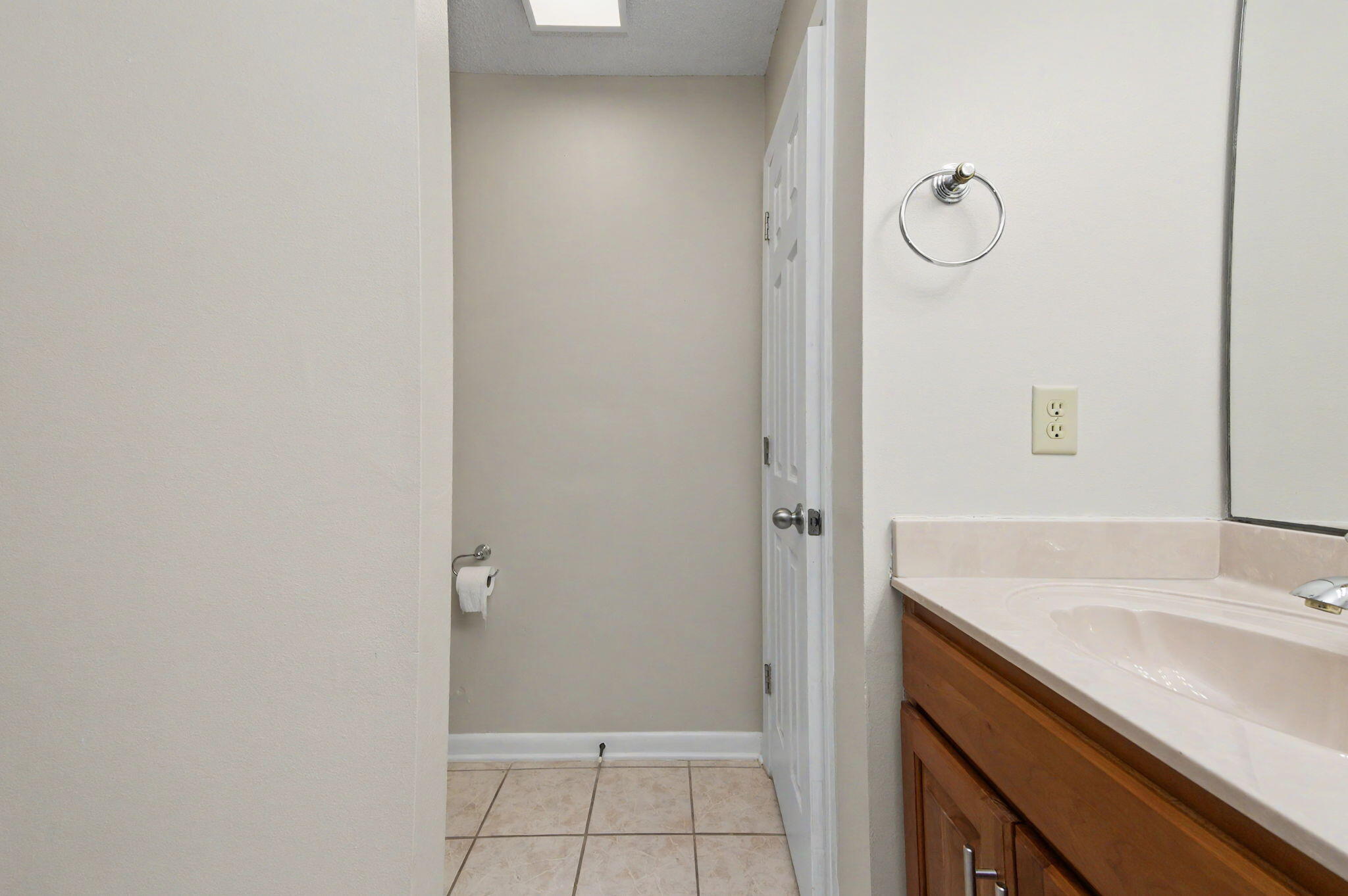 LAKE LORRAINE ESTATES - Residential Lease