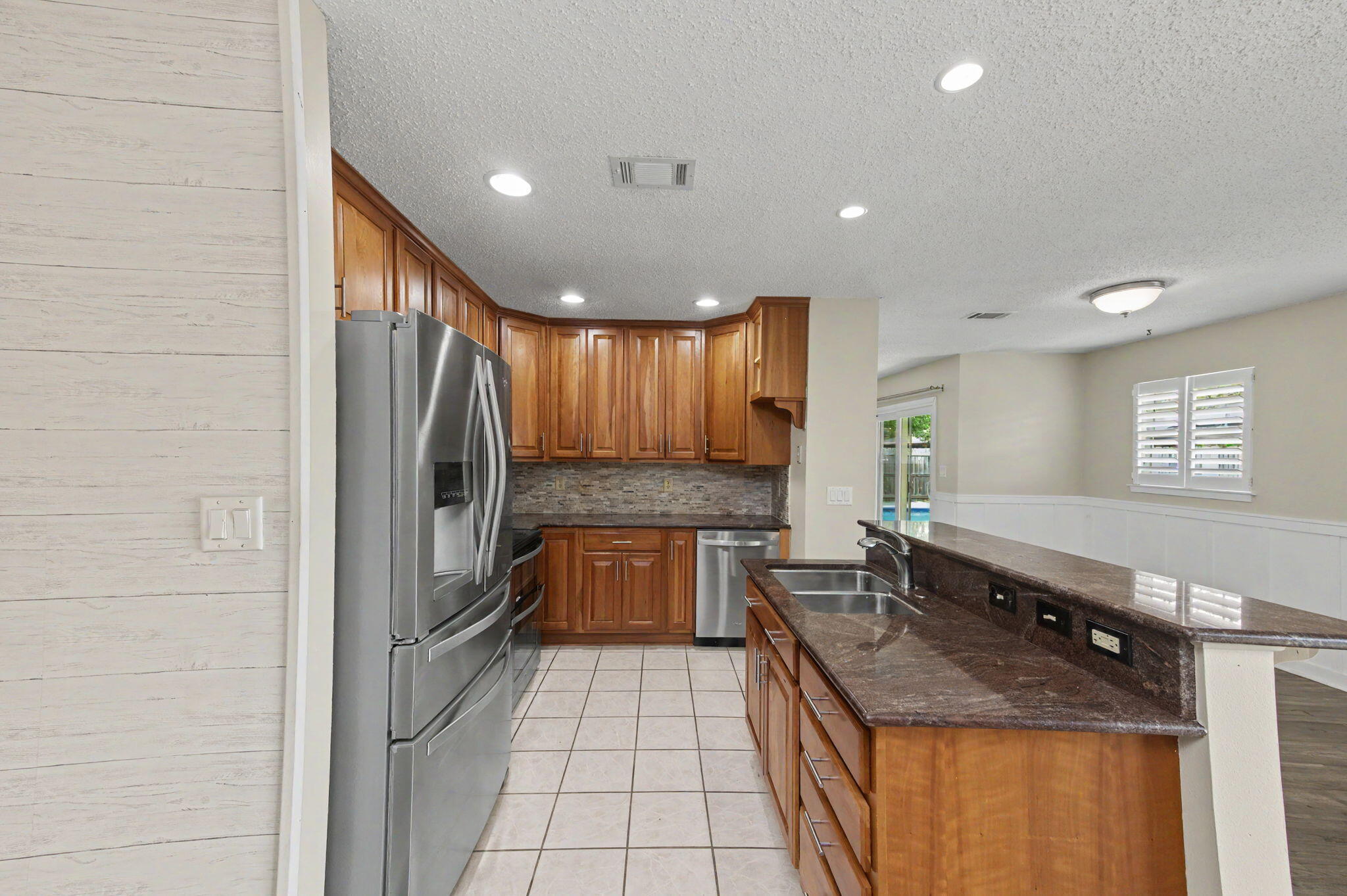 LAKE LORRAINE ESTATES - Residential Lease