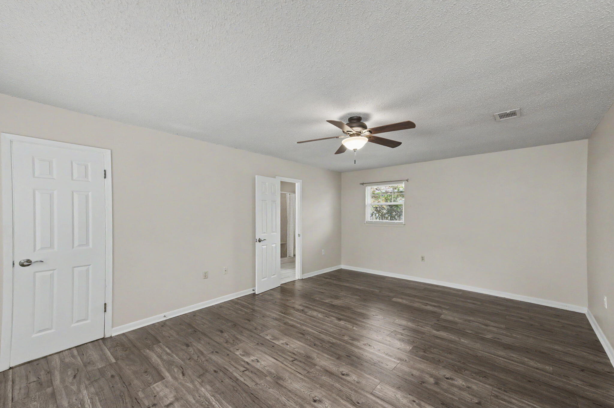 LAKE LORRAINE ESTATES - Residential Lease