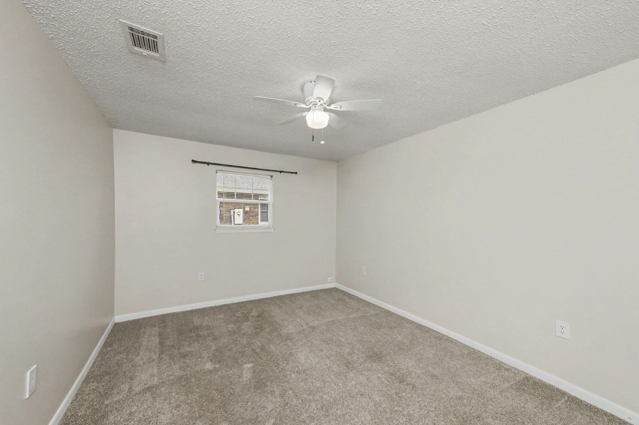 LAKE LORRAINE ESTATES - Residential Lease