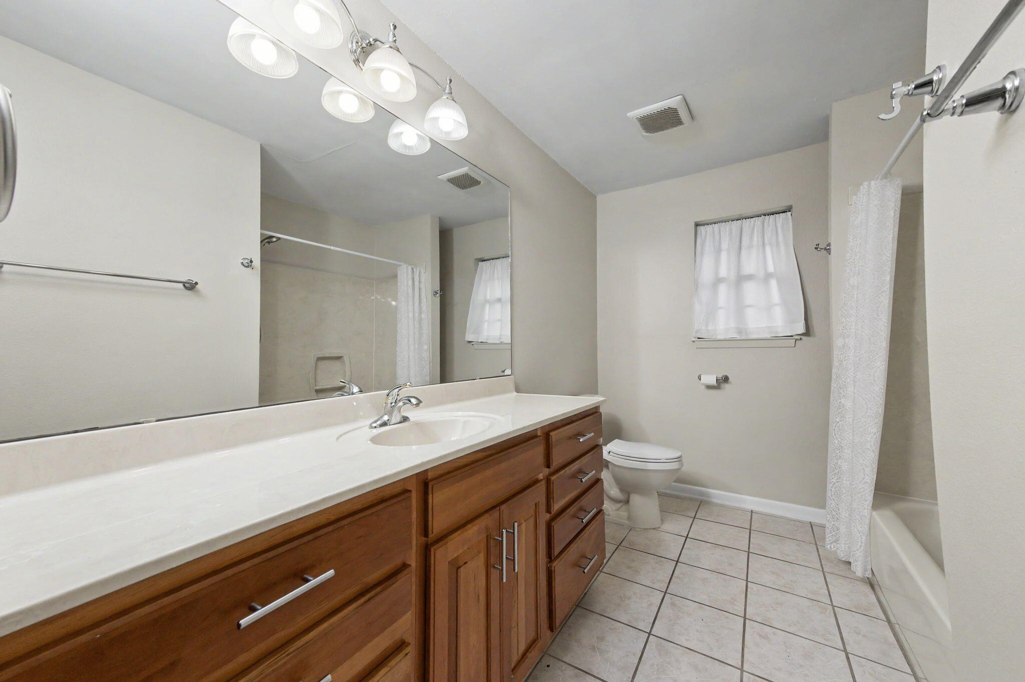 LAKE LORRAINE ESTATES - Residential Lease