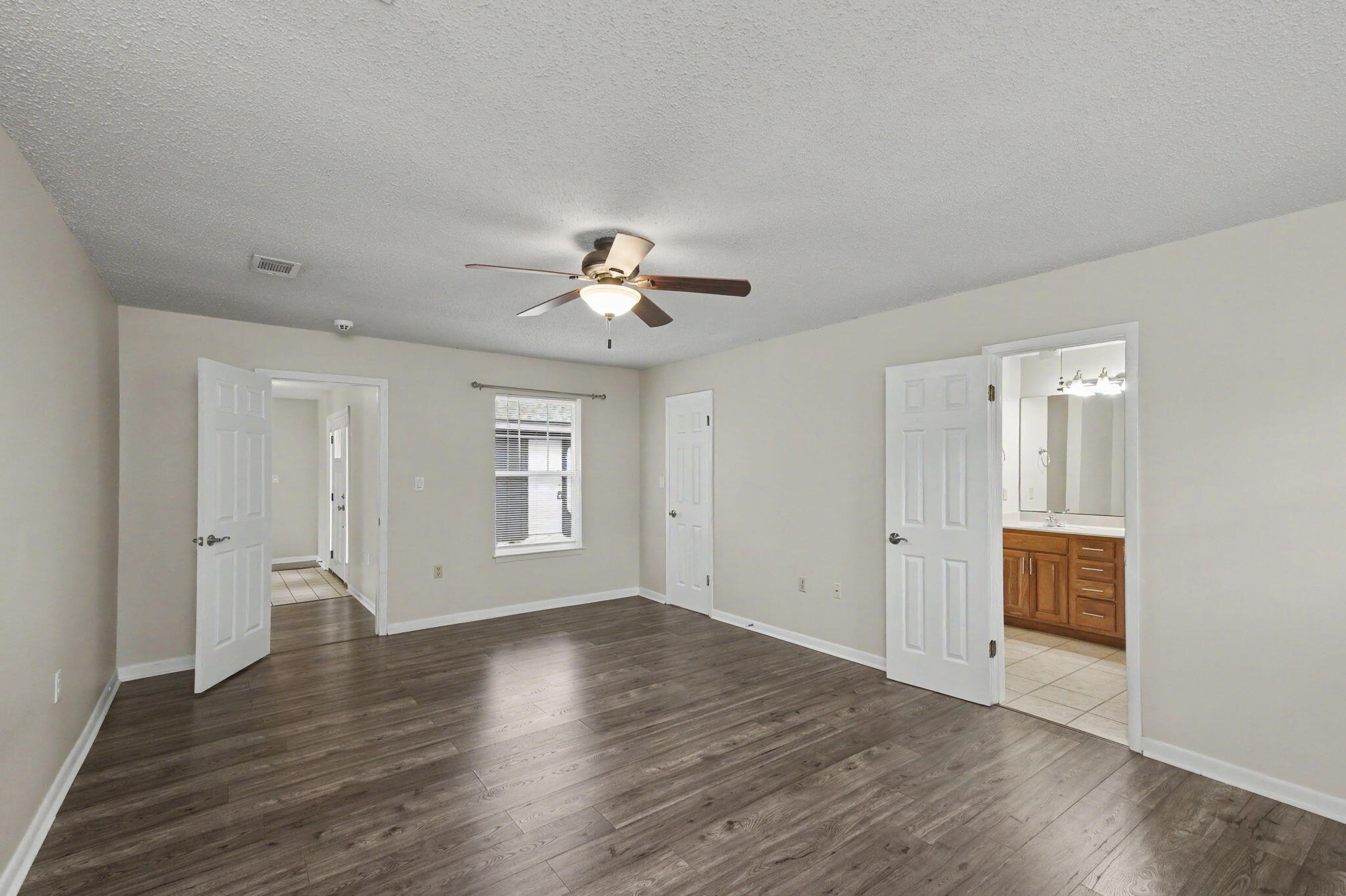 LAKE LORRAINE ESTATES - Residential Lease