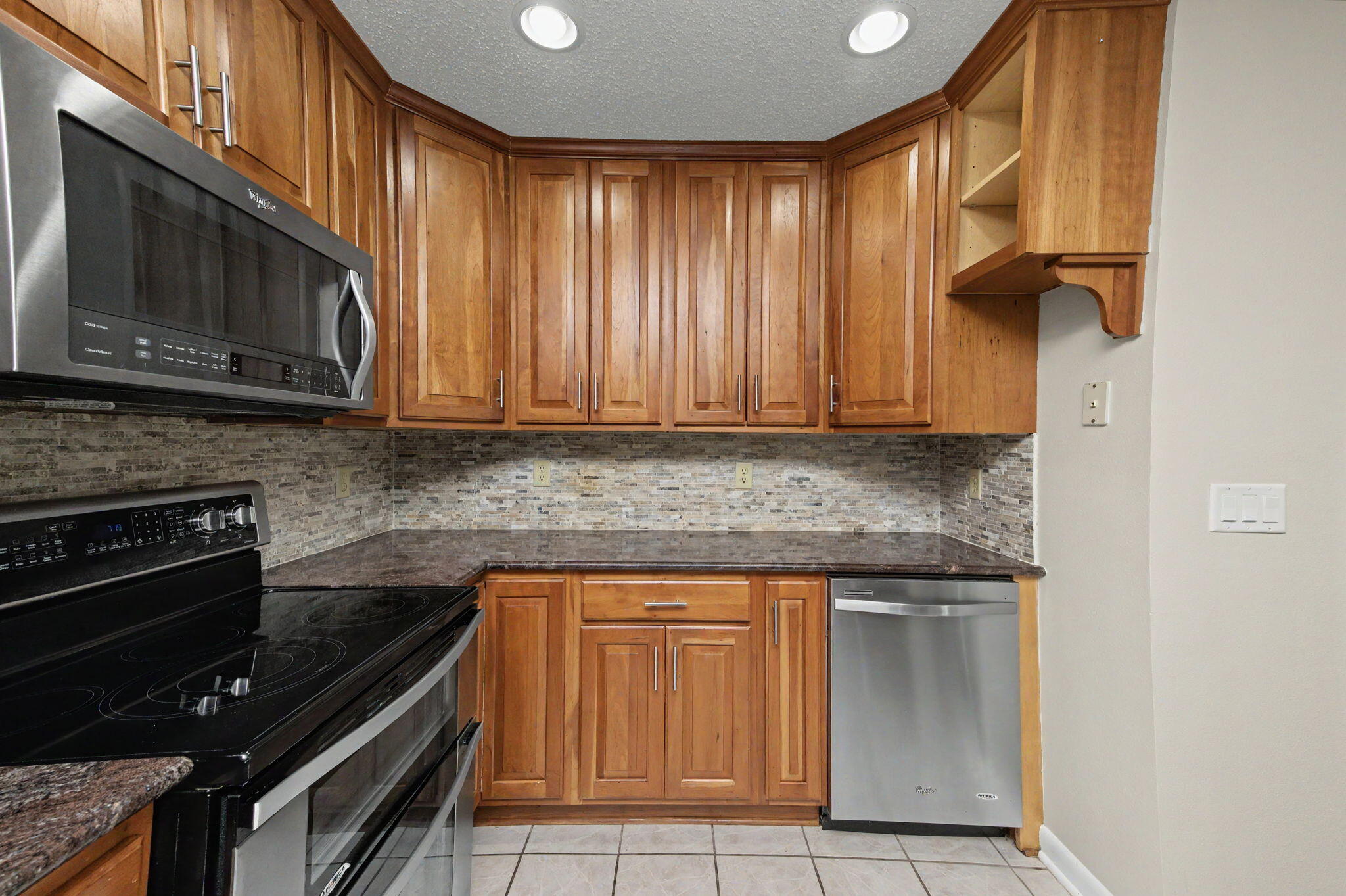 LAKE LORRAINE ESTATES - Residential Lease