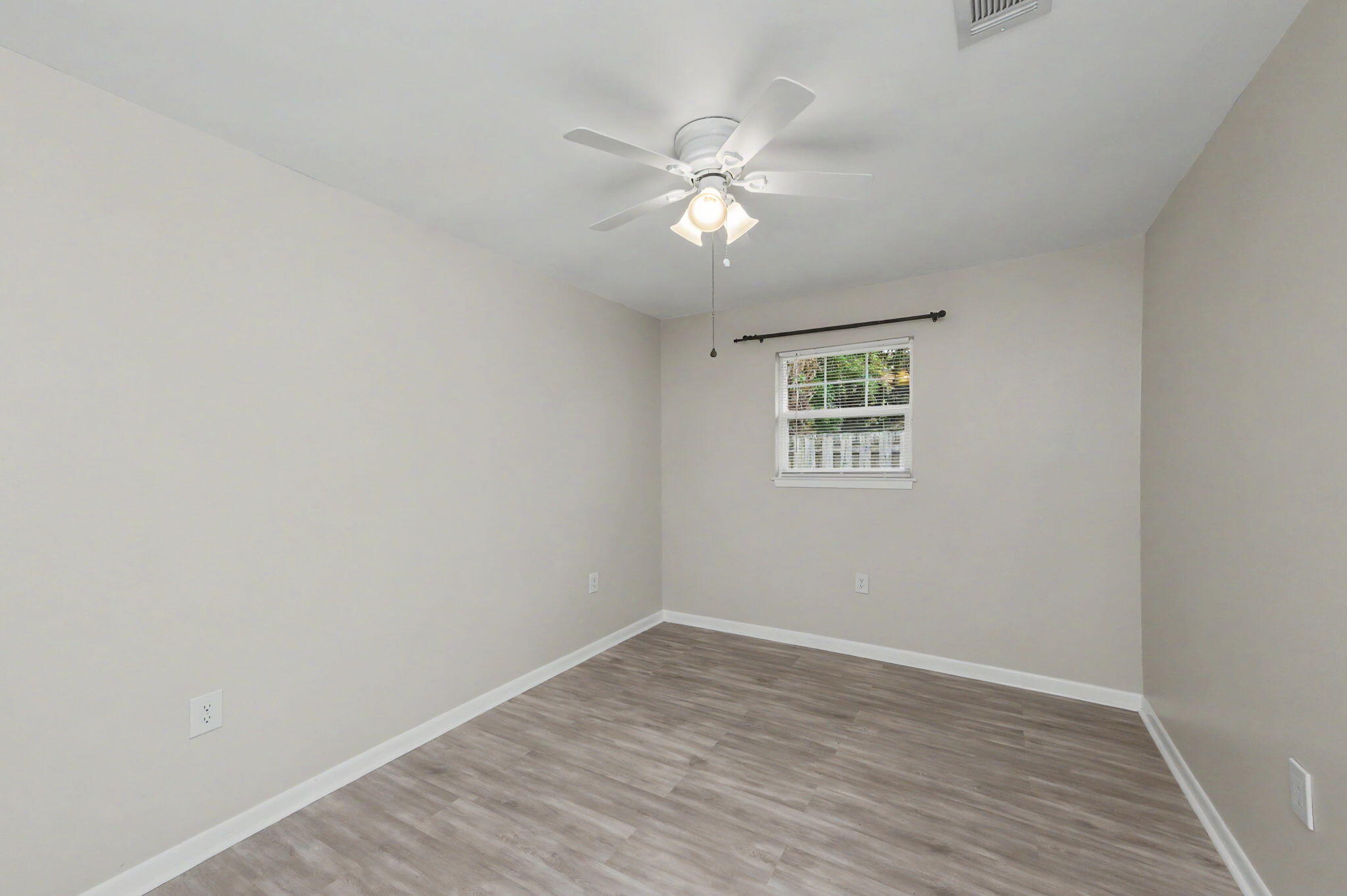 LAKE LORRAINE ESTATES - Residential Lease