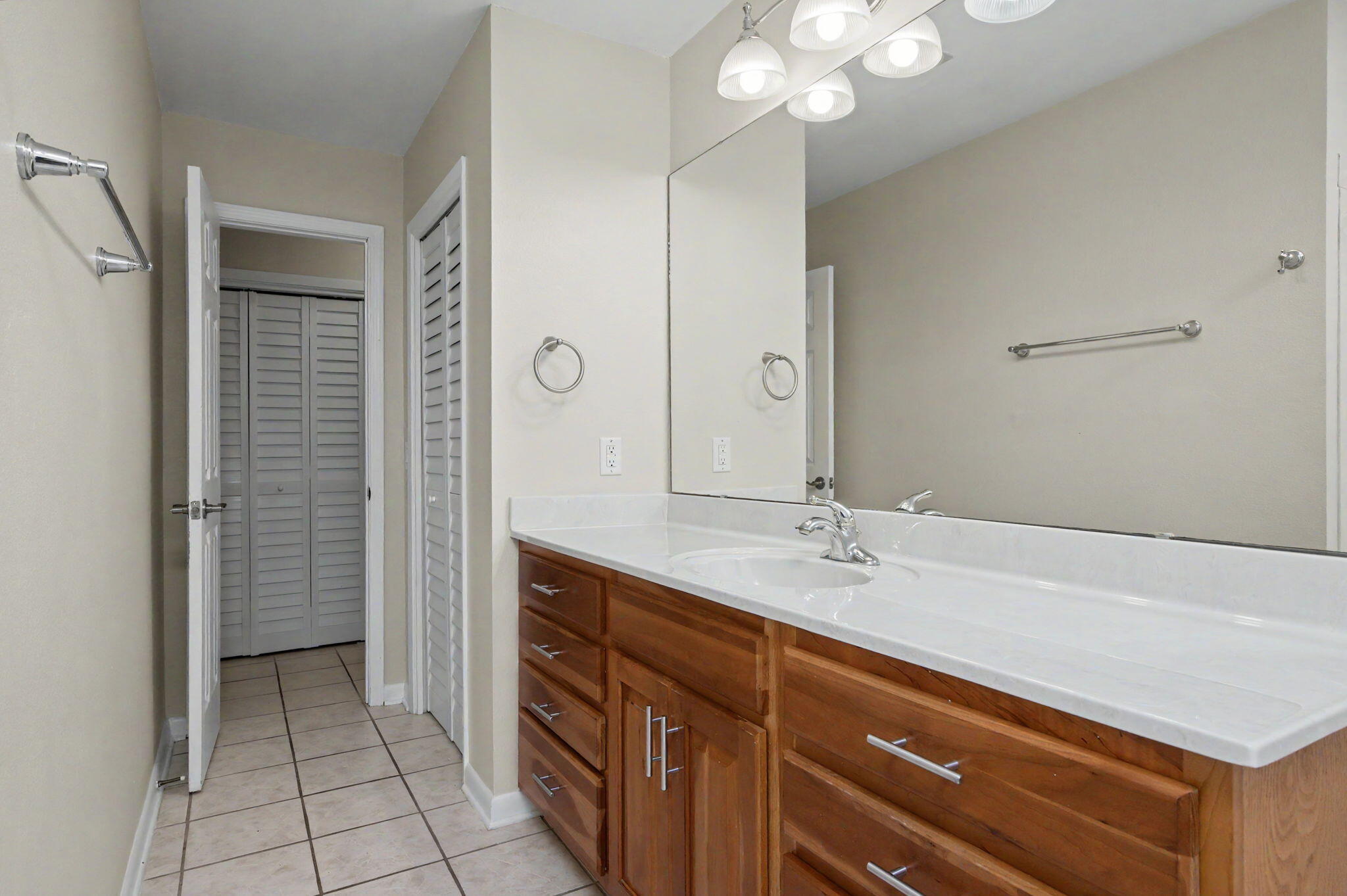 LAKE LORRAINE ESTATES - Residential Lease