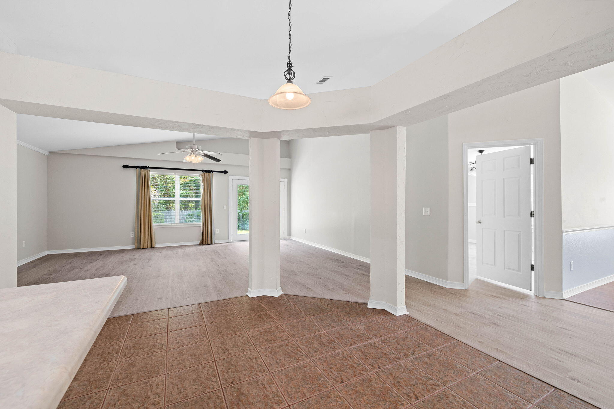 HIDDEN SHORES - Residential