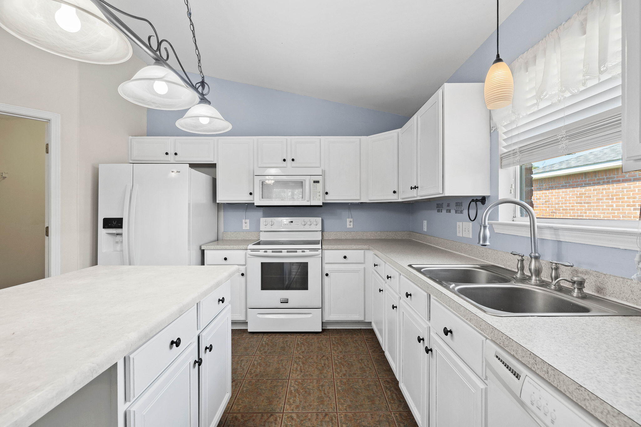 HIDDEN SHORES - Residential