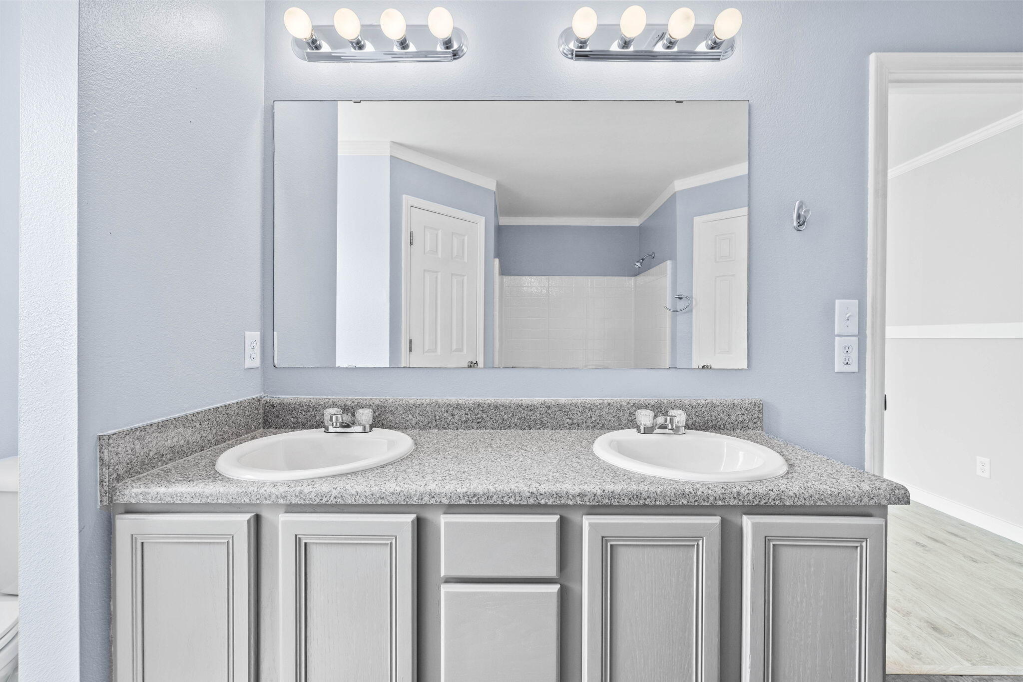 HIDDEN SHORES - Residential