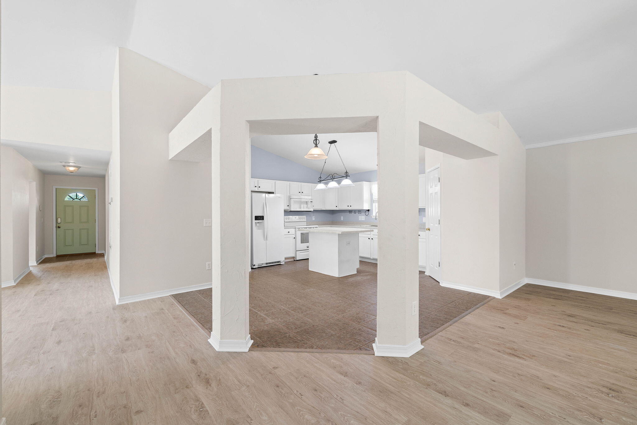 HIDDEN SHORES - Residential