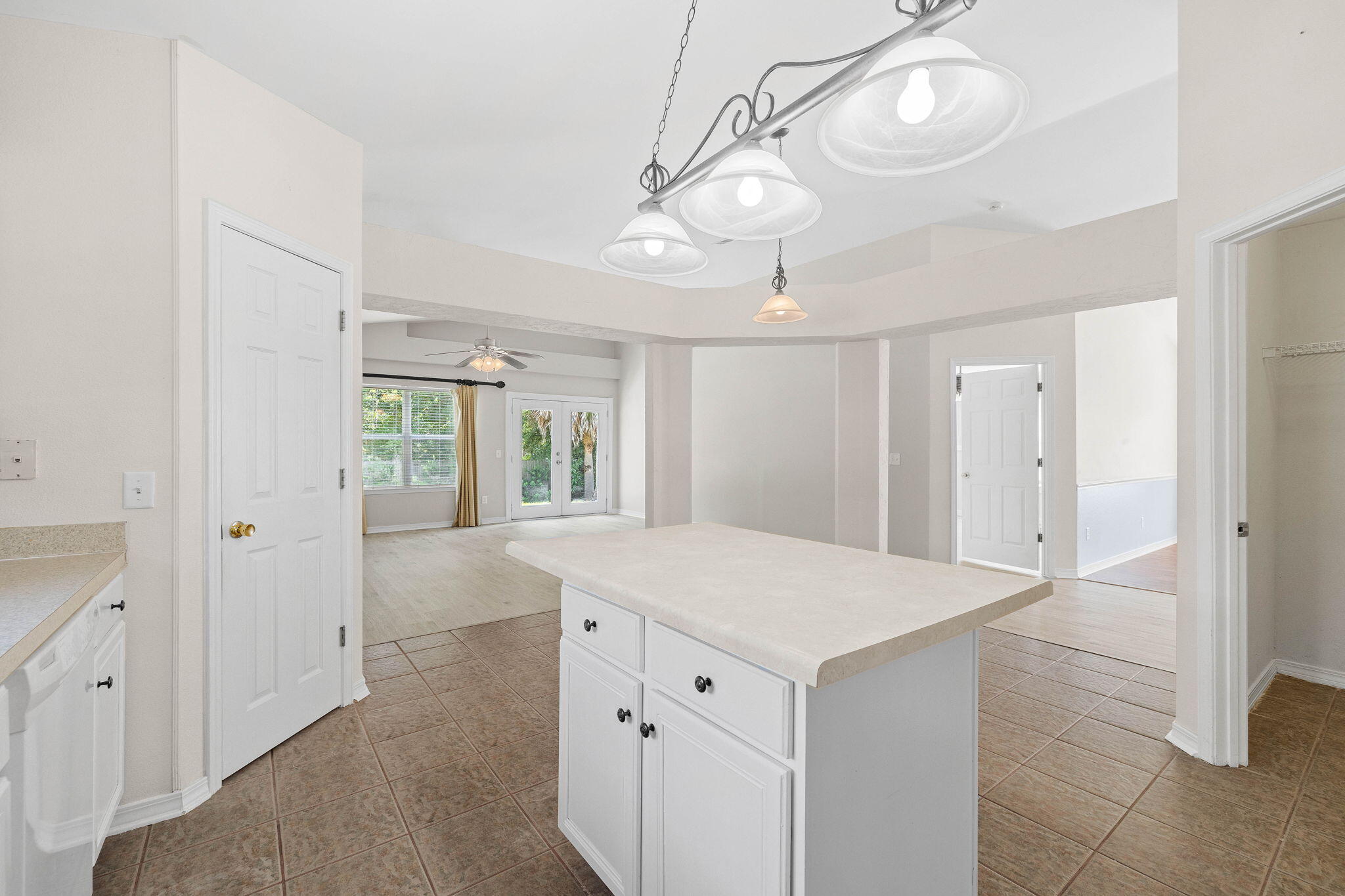 HIDDEN SHORES - Residential