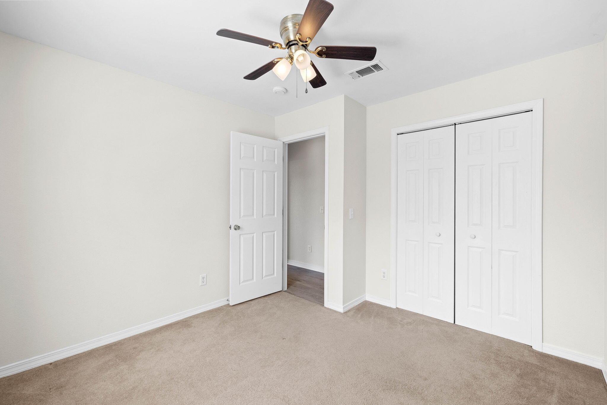 HIDDEN SHORES - Residential