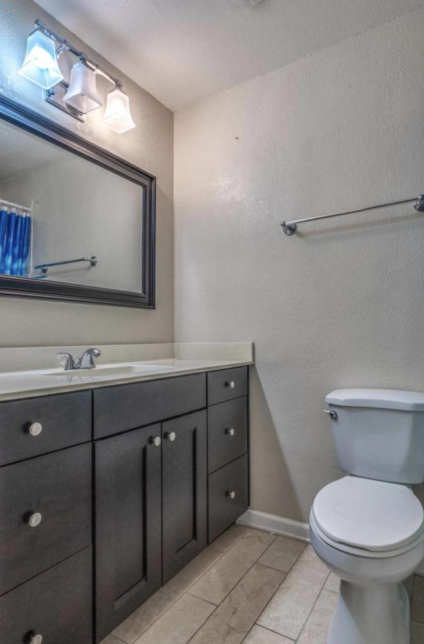 CAROL ANNE MANOR - Residential