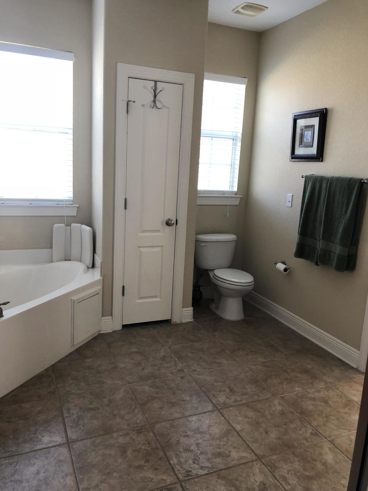 DIAMOND LAKES - Residential