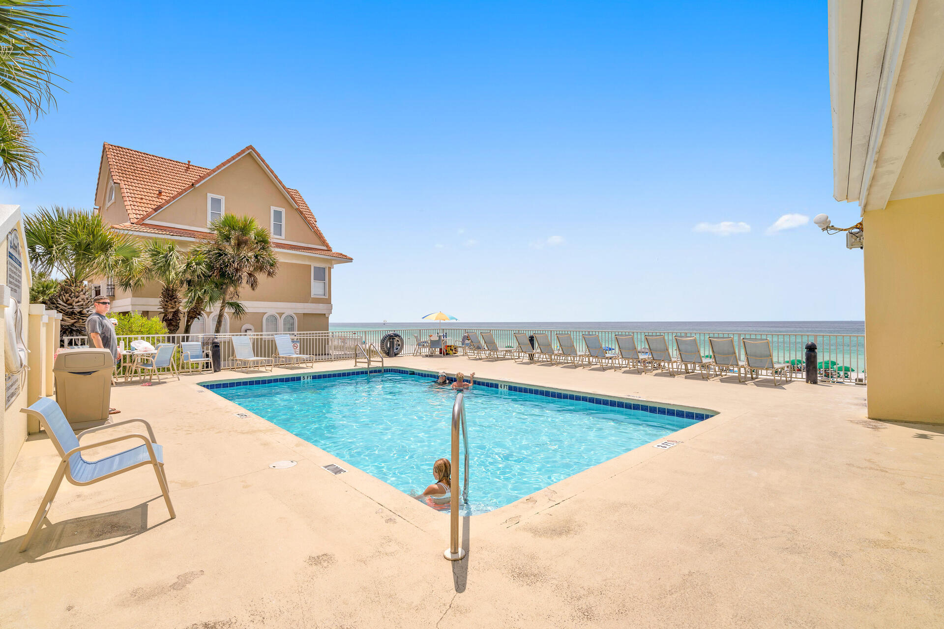 LEEWARD KEY - Residential
