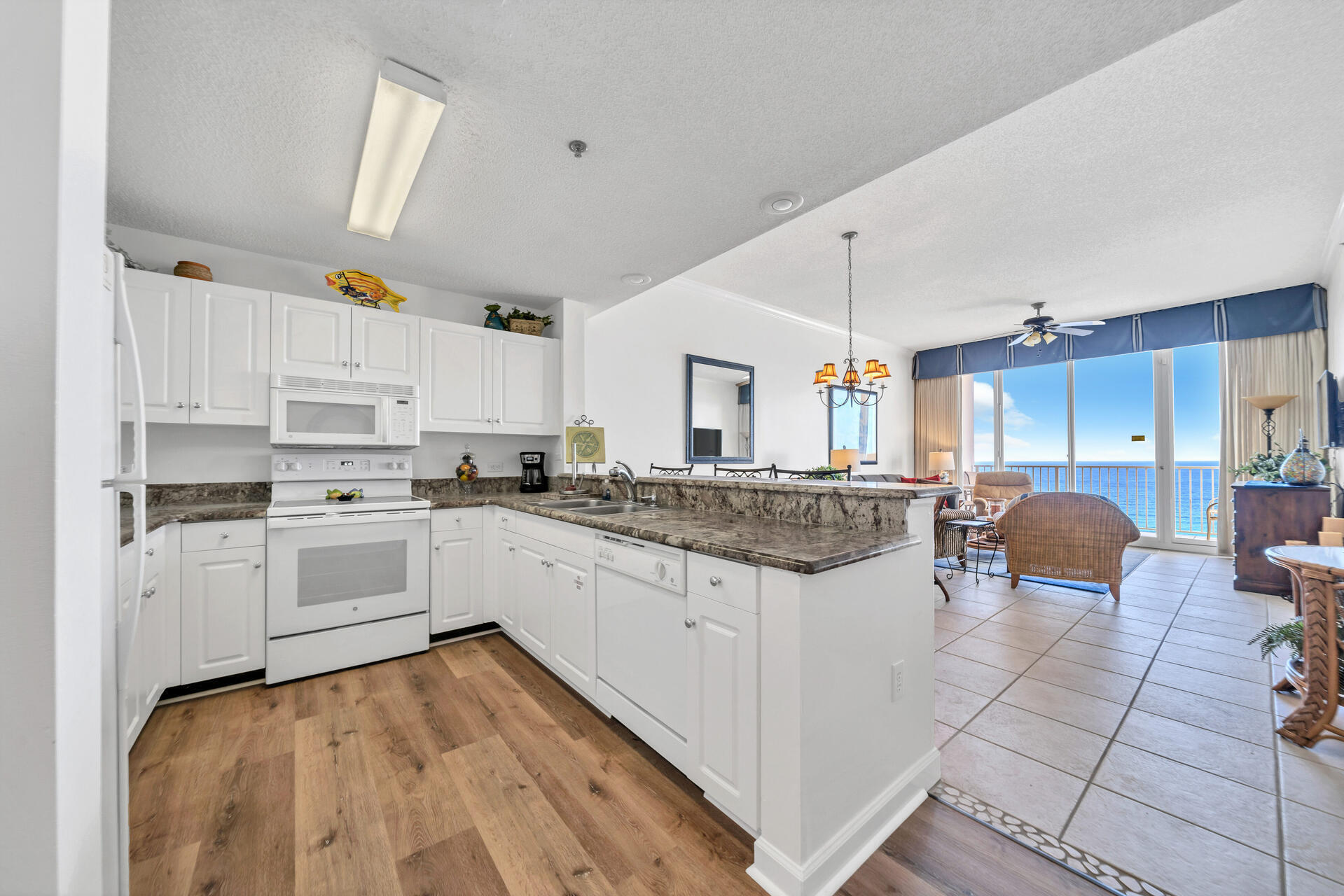 LEEWARD KEY - Residential