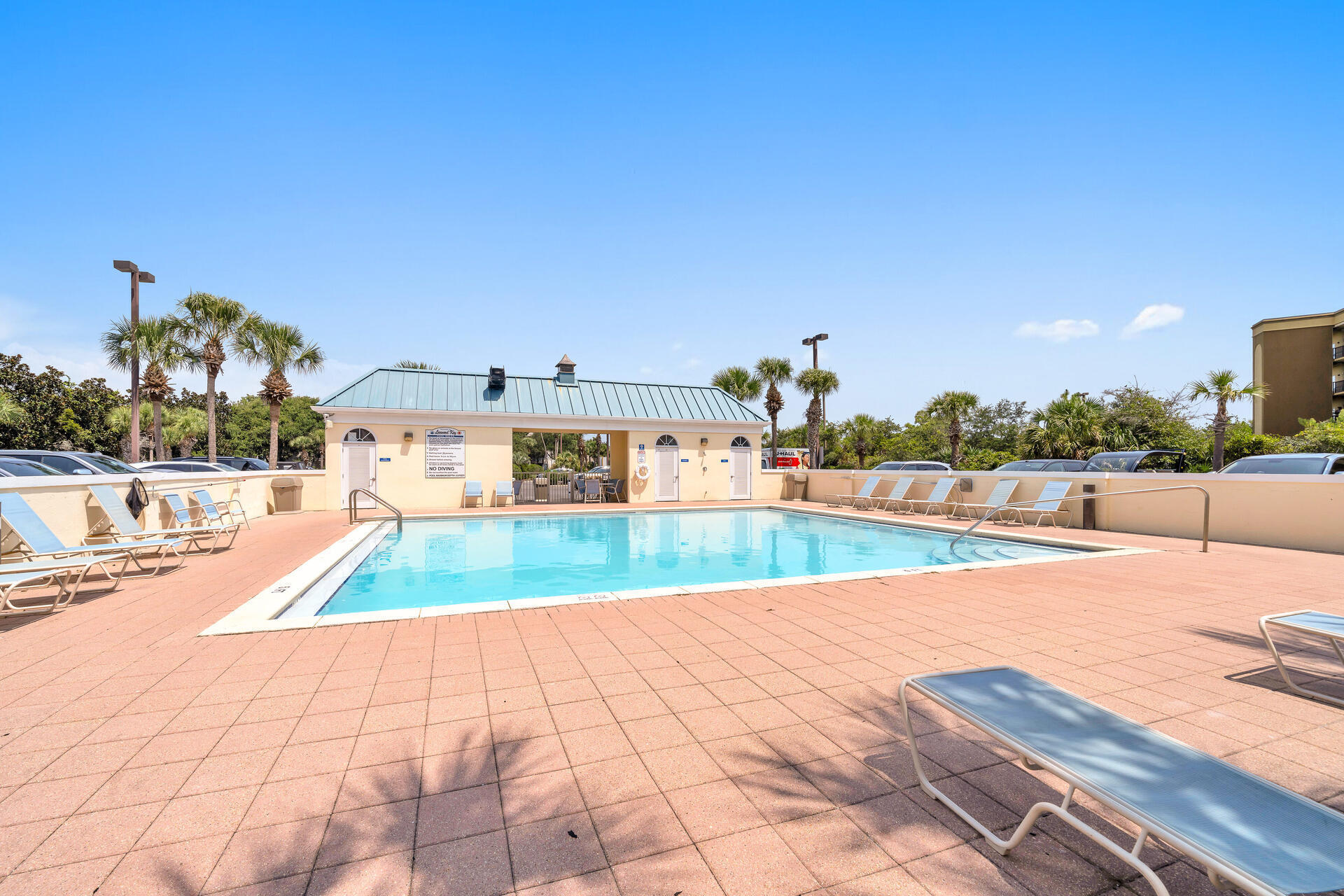 LEEWARD KEY - Residential