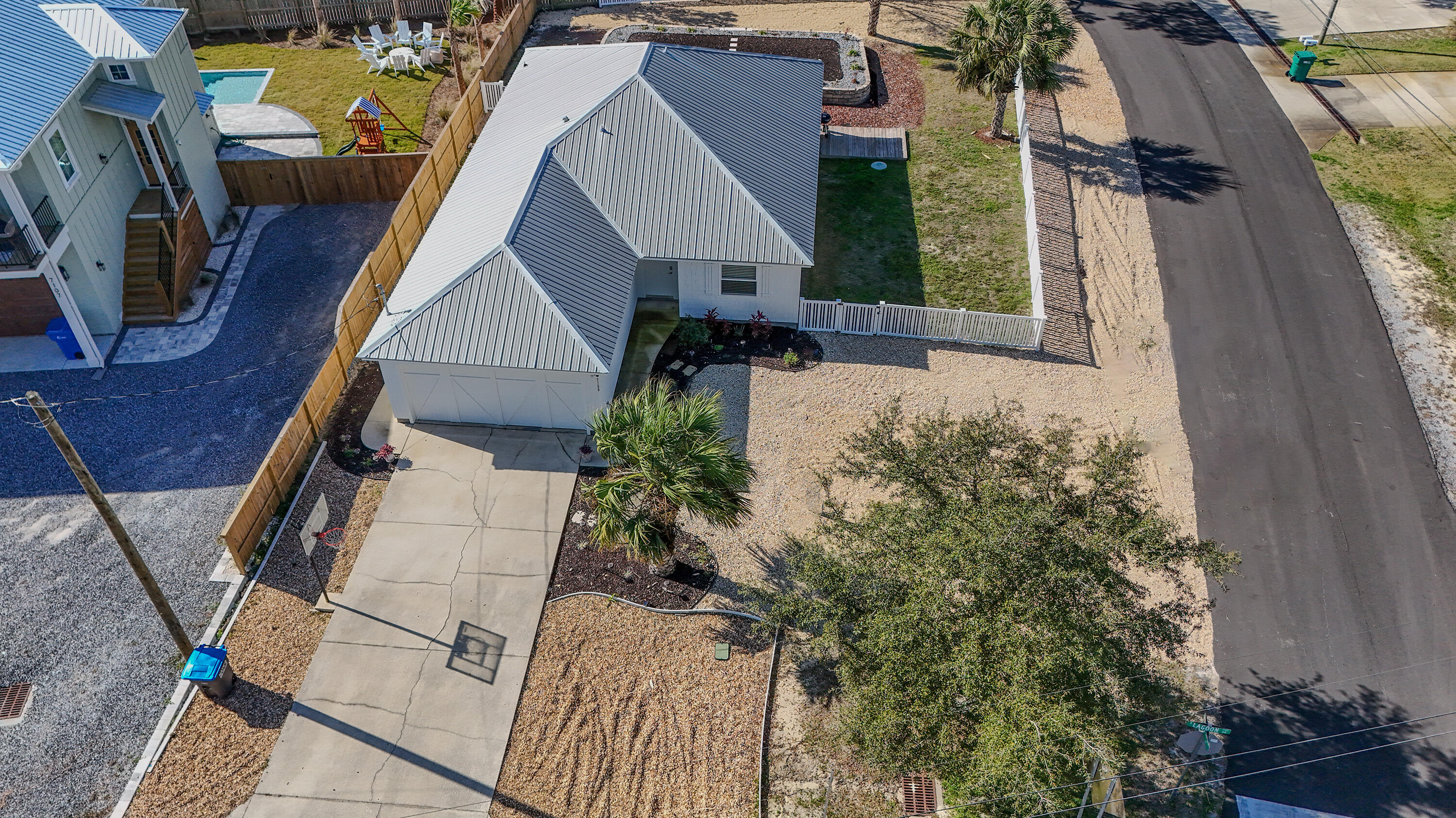 HOLIDAY BEACH - Residential