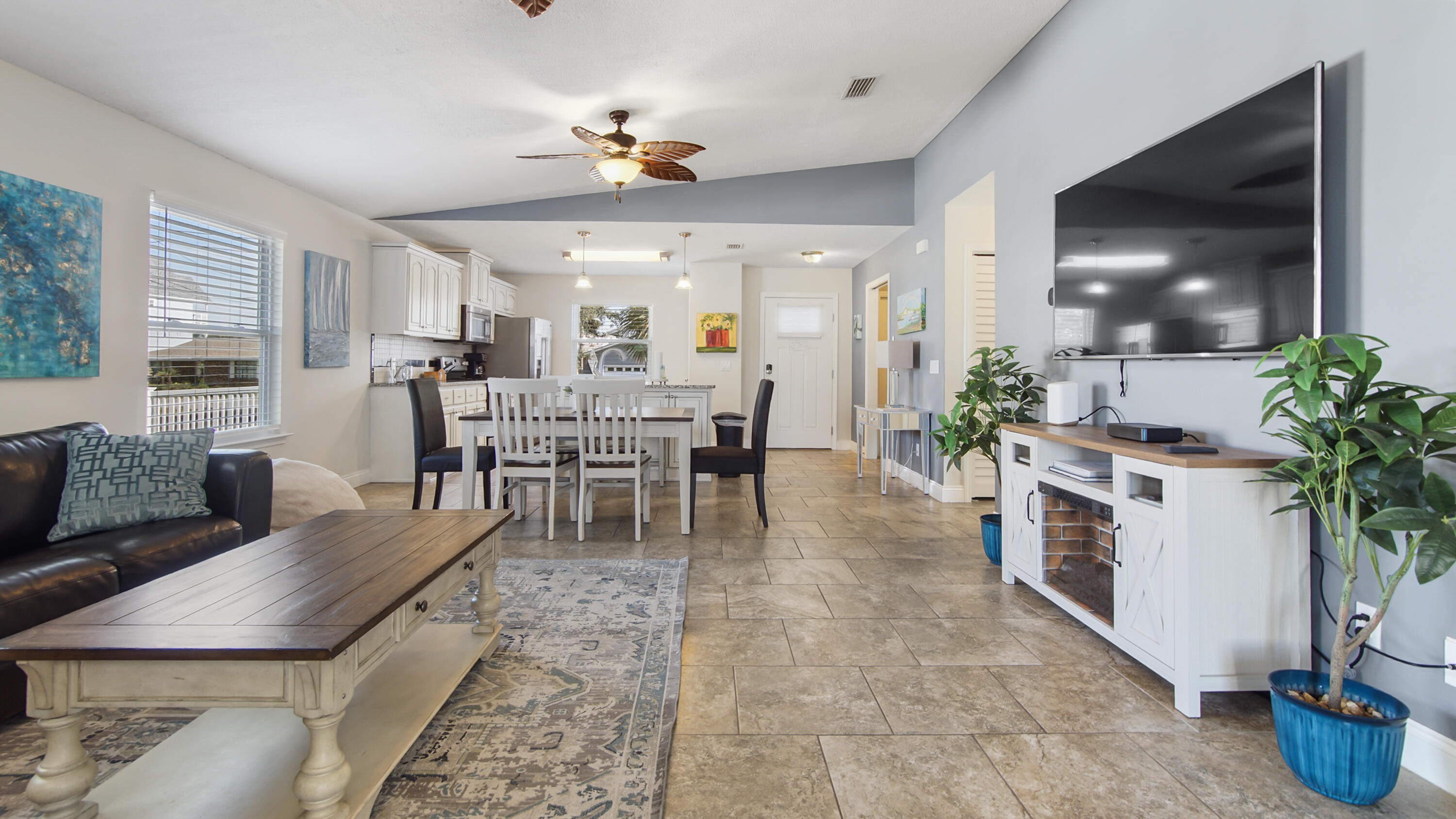 HOLIDAY BEACH - Residential