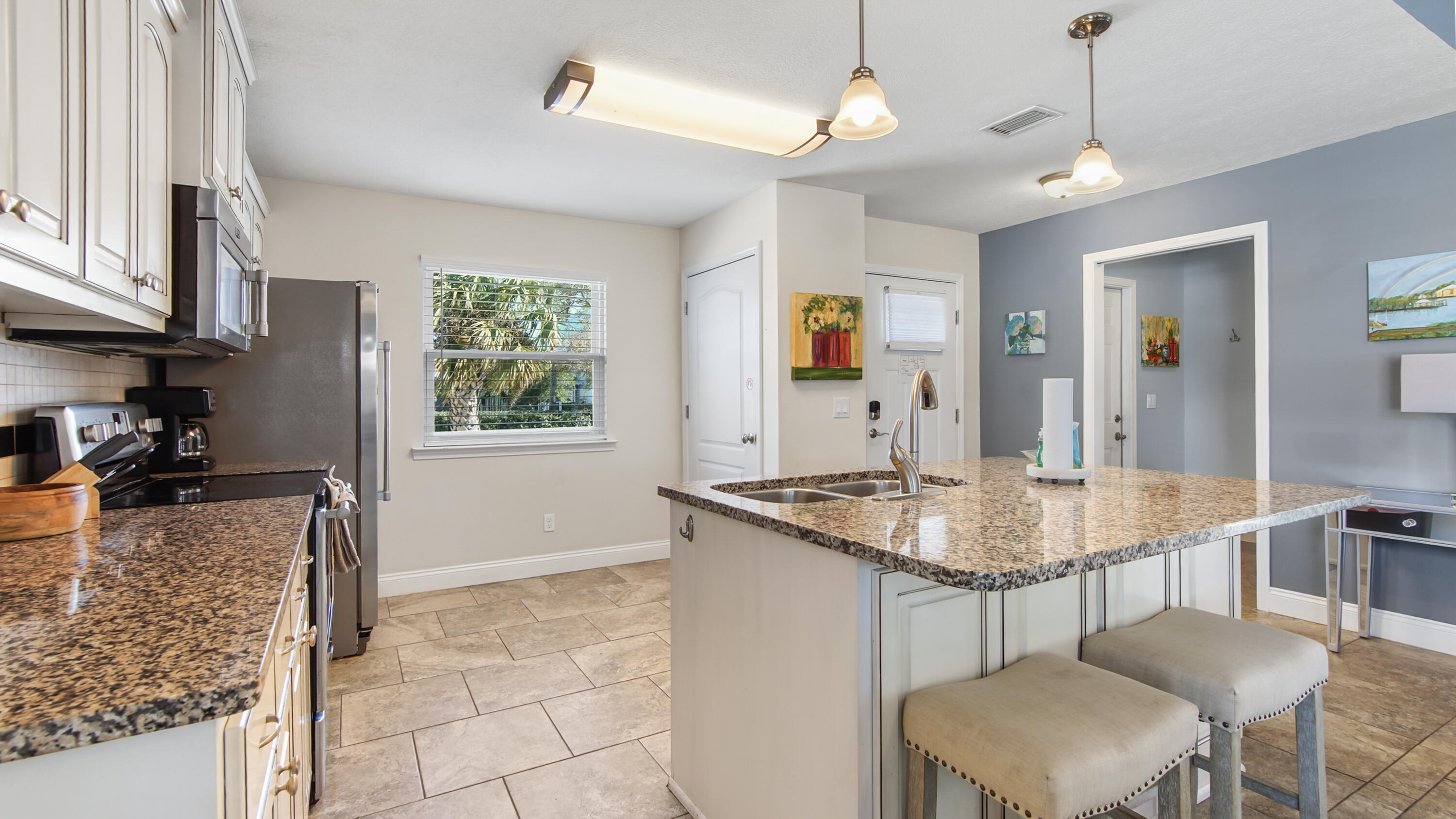 HOLIDAY BEACH - Residential