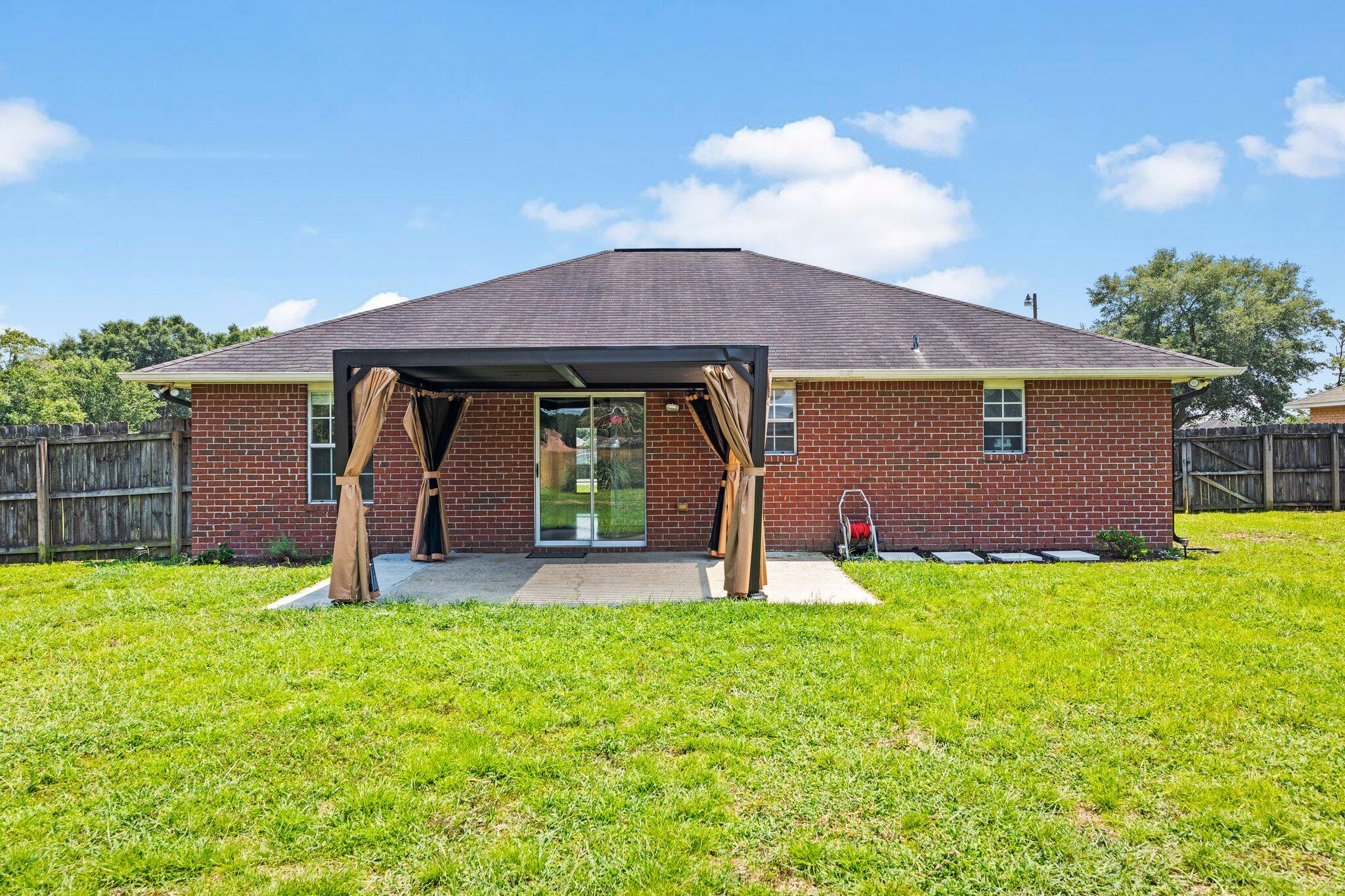 PLANTATION WOODS - Residential