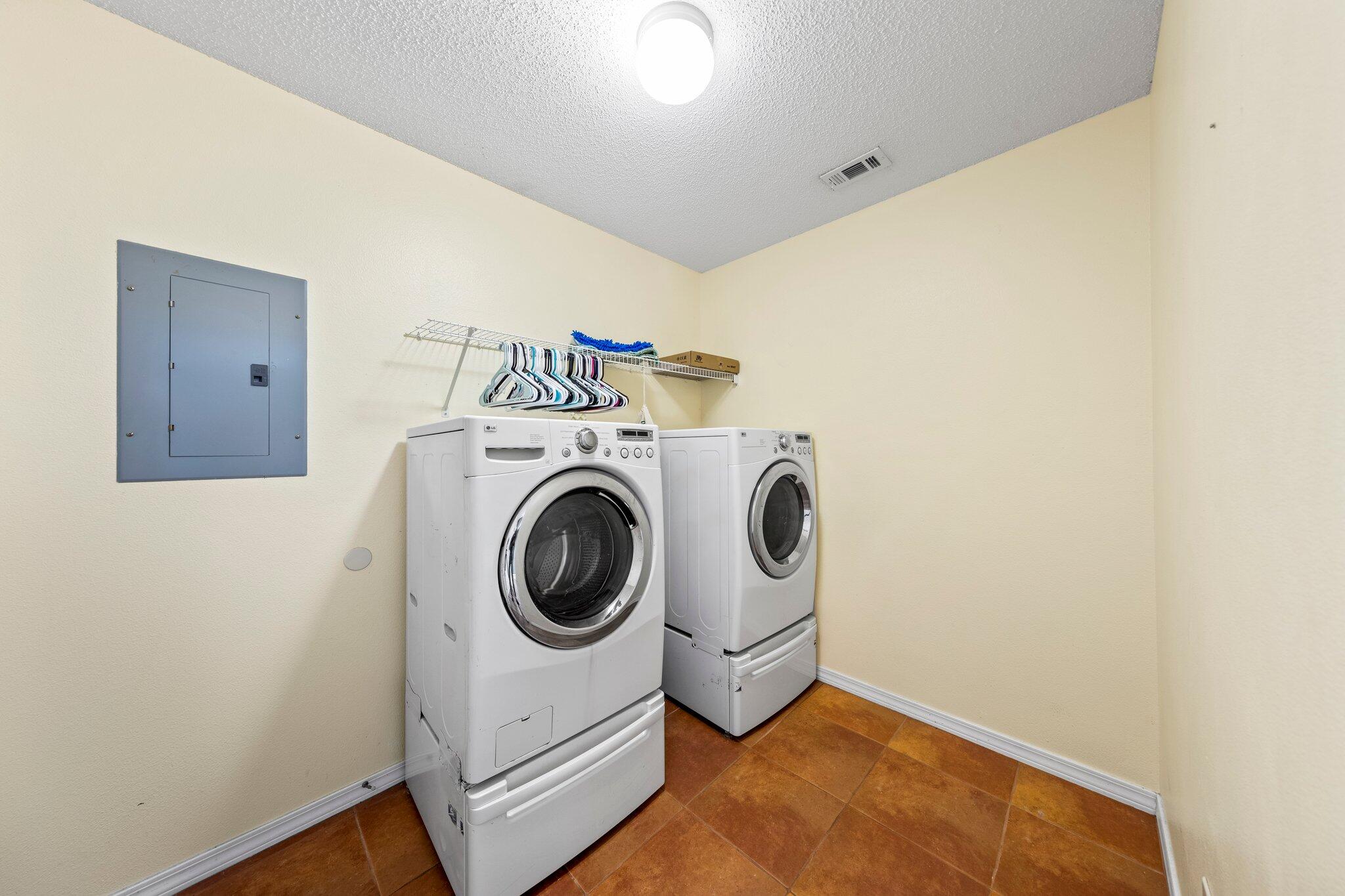 PLANTATION WOODS - Residential