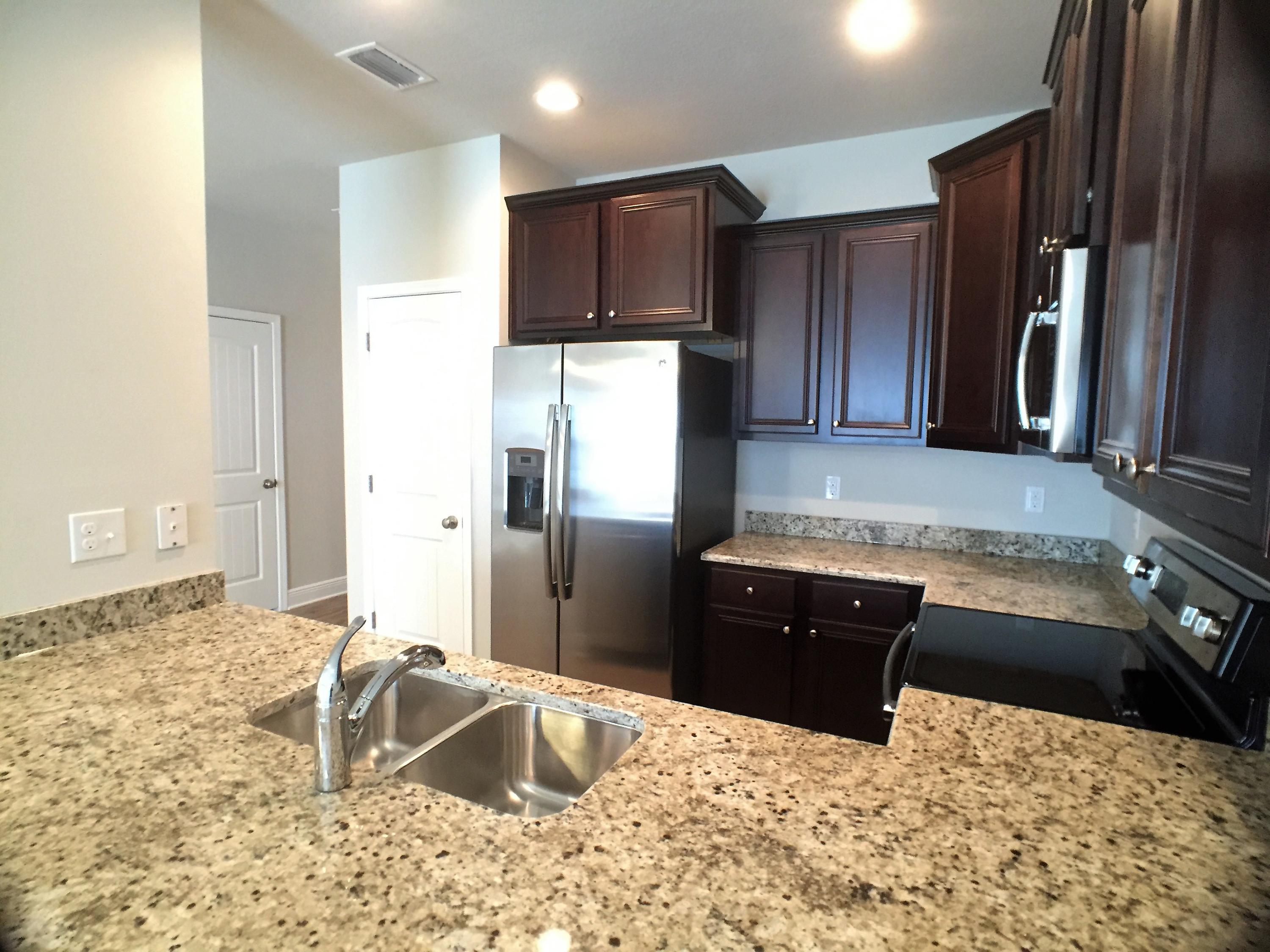 RESERVE POINTE - Residential Lease