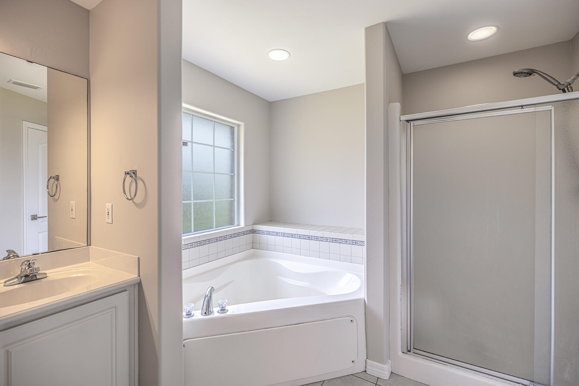 LEGEND COVE - Residential