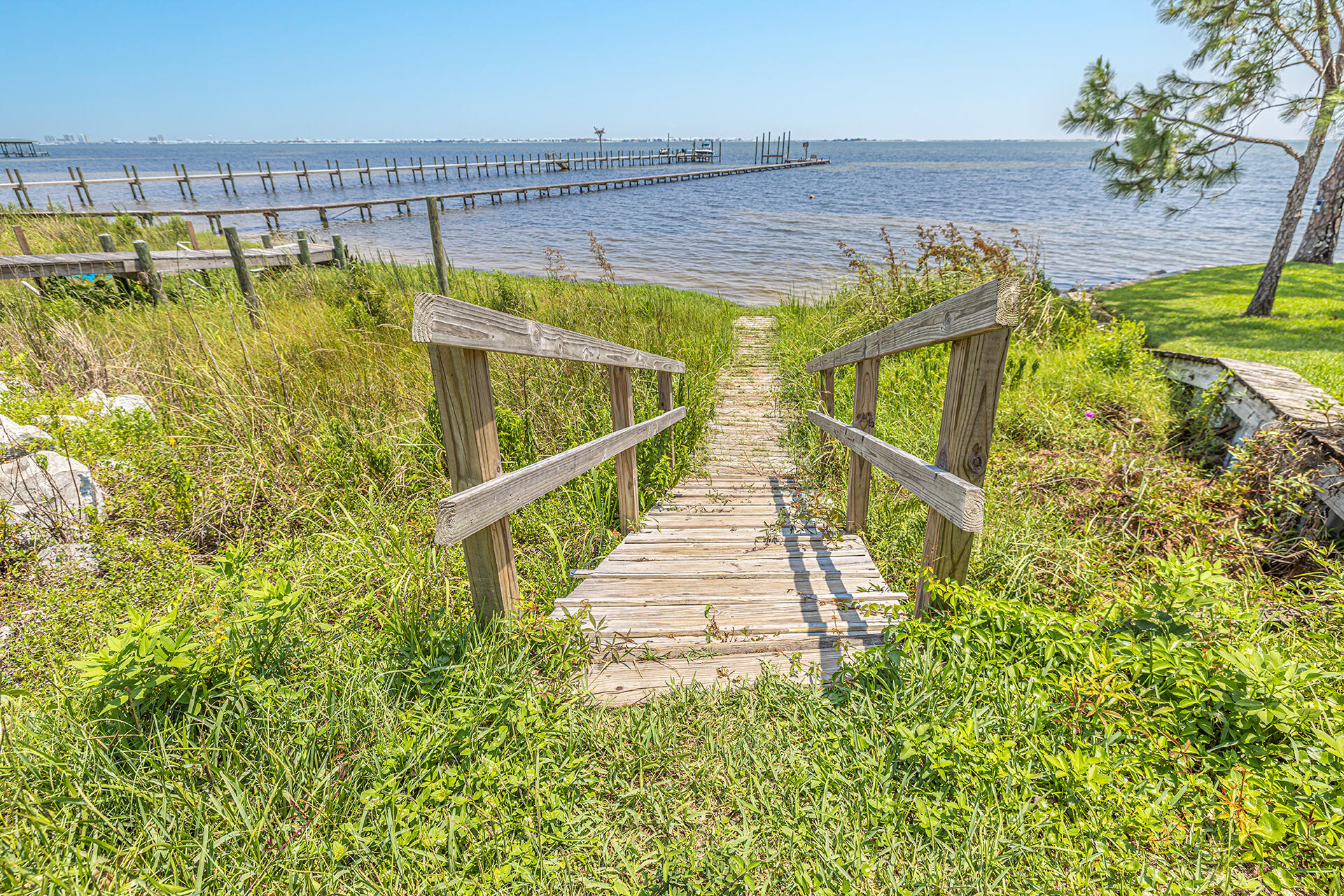 LEGEND COVE - Residential