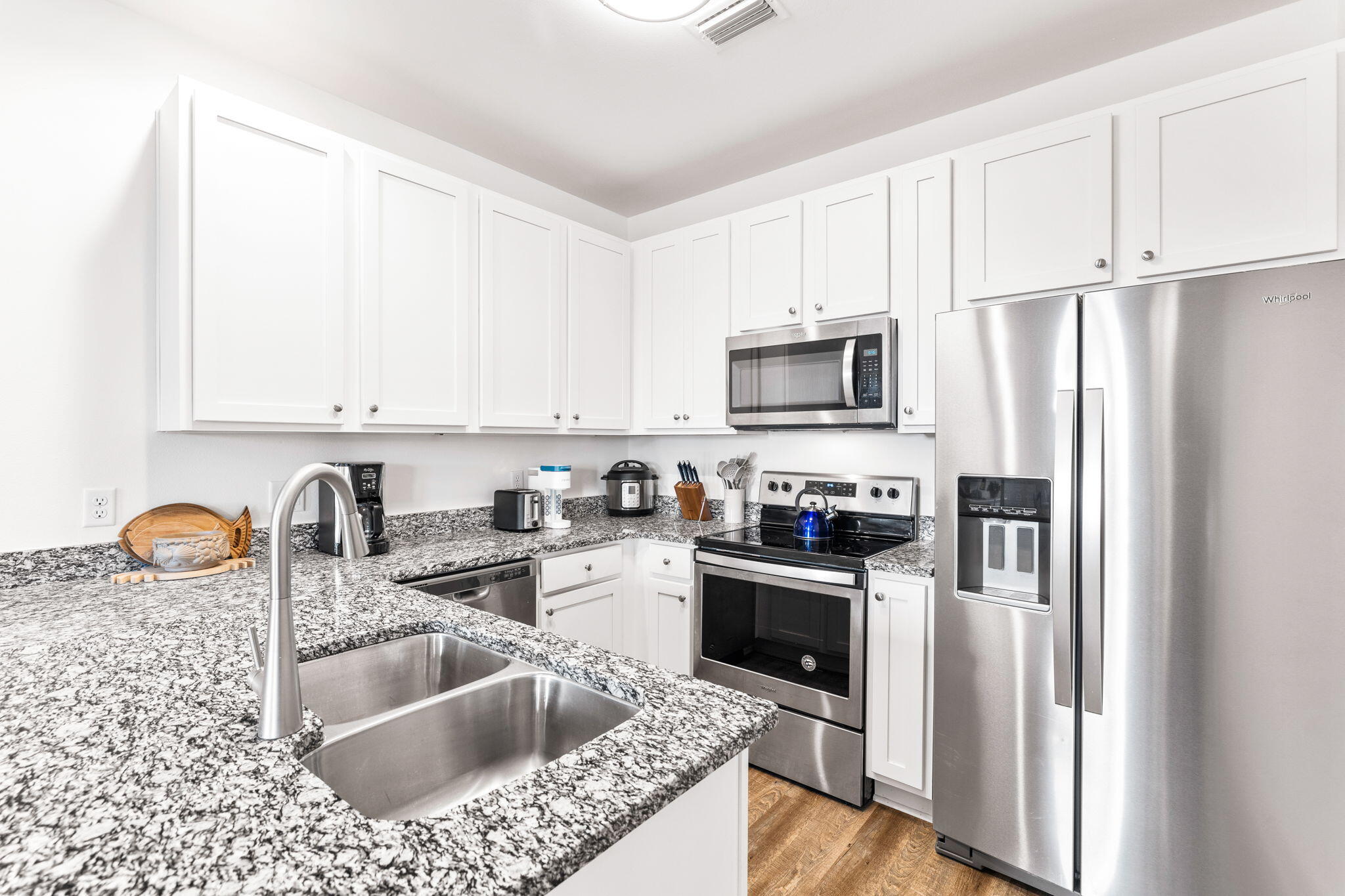 HIDDEN LAKE CONDOMINIUMS - Residential