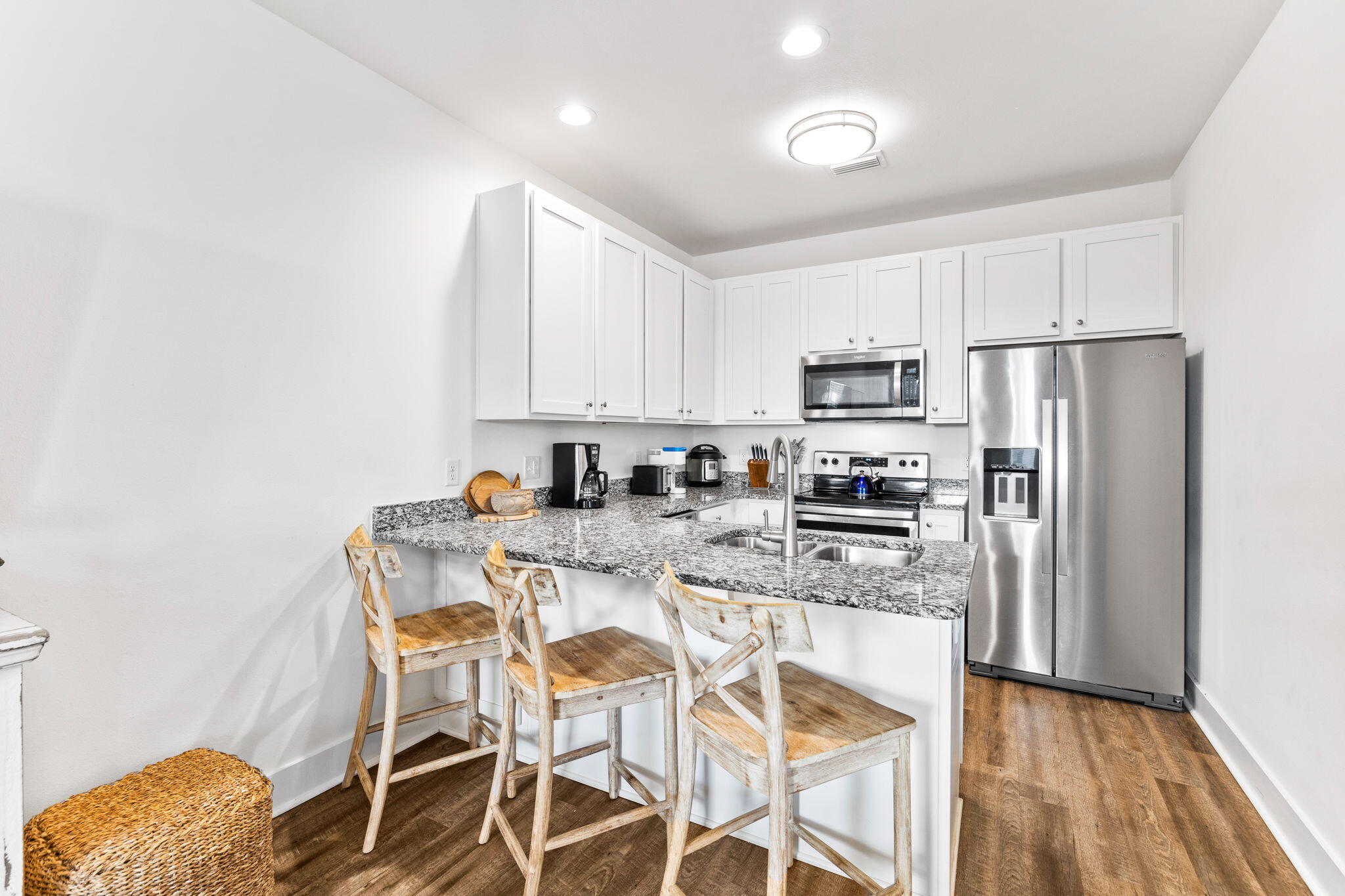 HIDDEN LAKE CONDOMINIUMS - Residential
