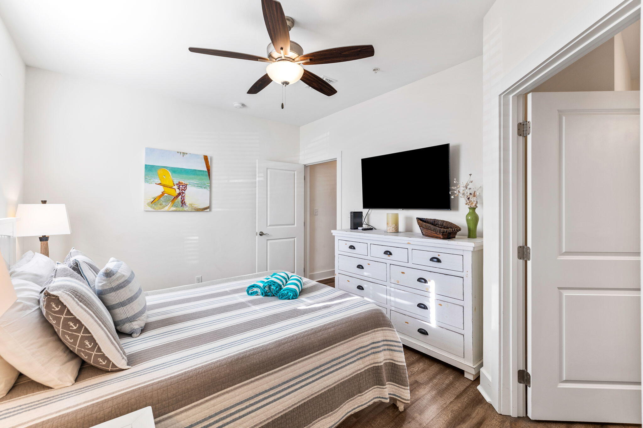 HIDDEN LAKE CONDOMINIUMS - Residential