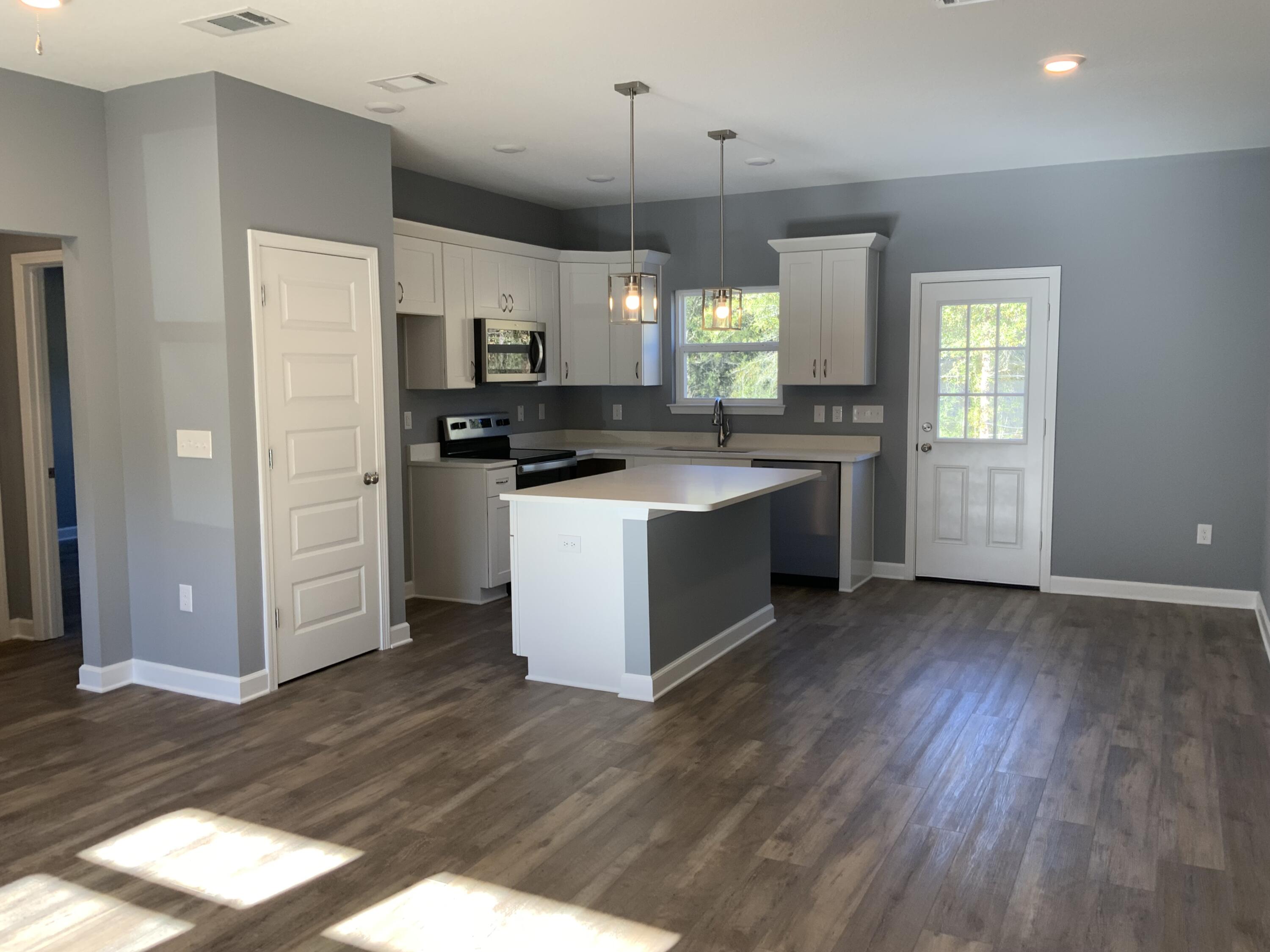 MAJESTIC OAKS VINEYARD - Residential