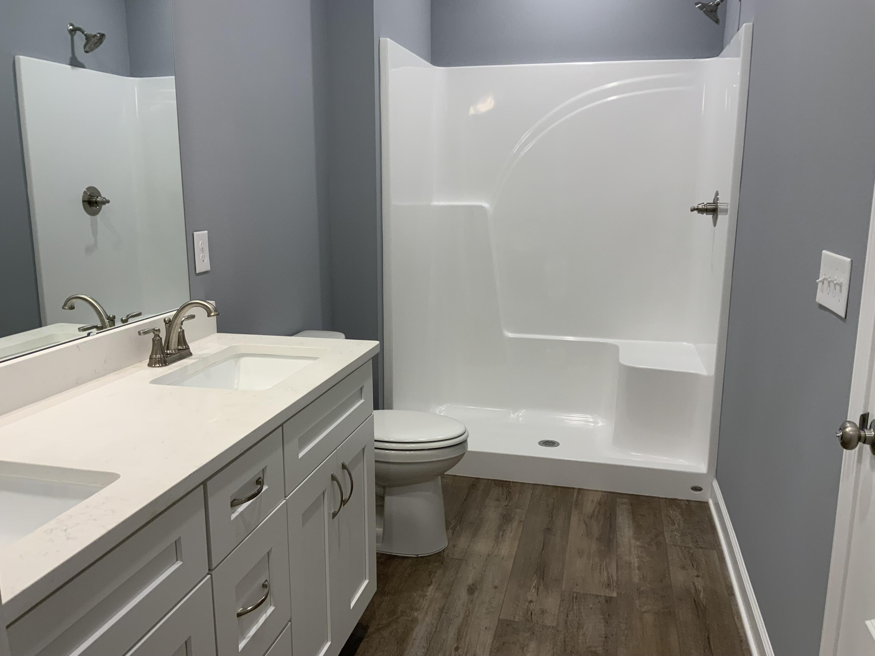 MAJESTIC OAKS VINEYARD - Residential