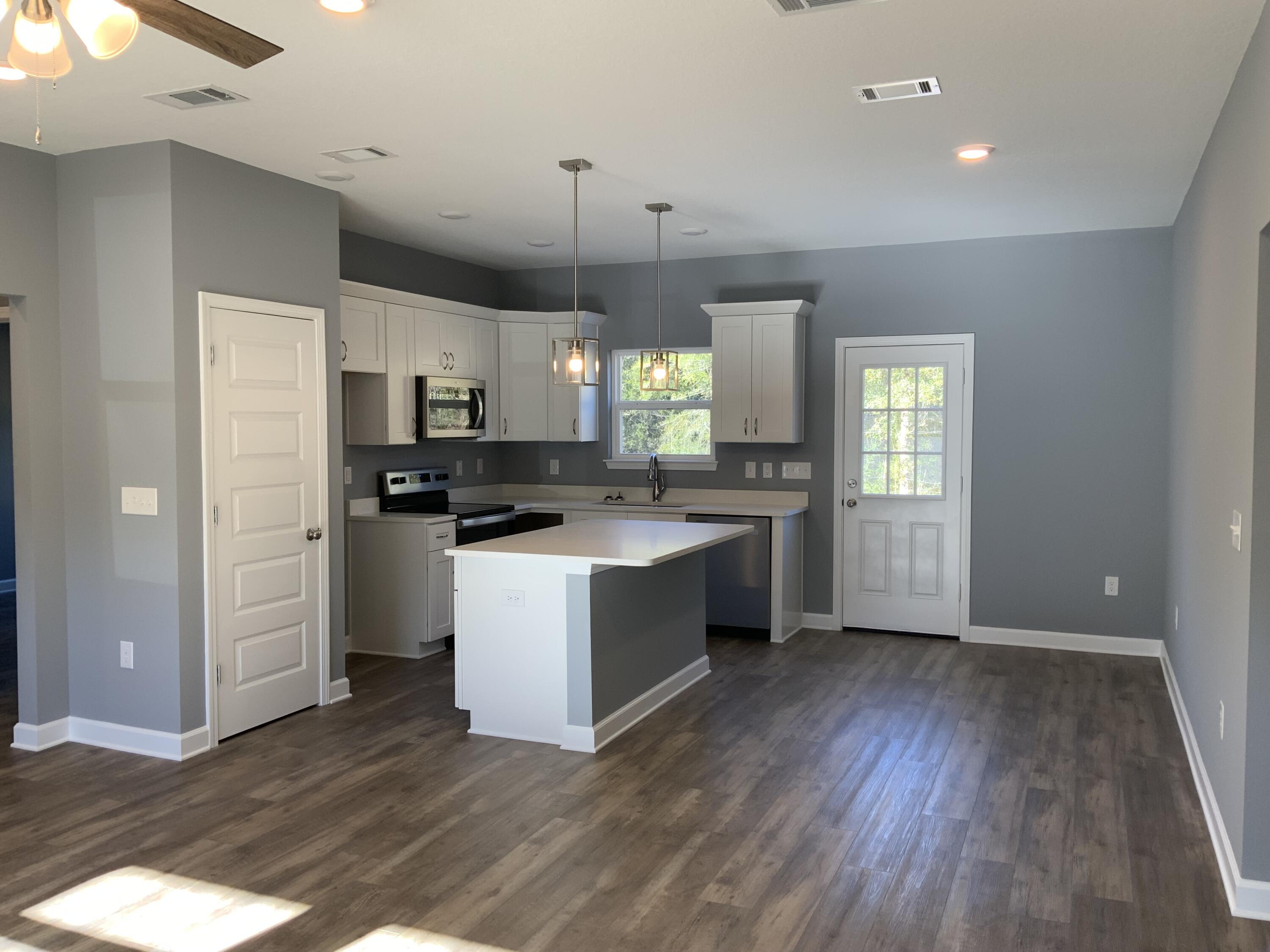 MAJESTIC OAKS VINEYARD - Residential