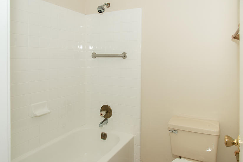 TANGLEWOOD S/D 1ST ADDN - Residential Lease