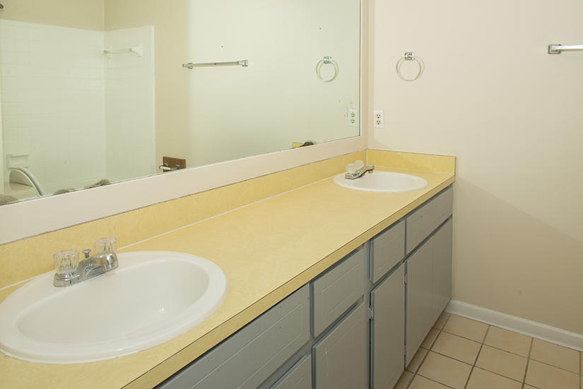 TANGLEWOOD S/D 1ST ADDN - Residential Lease