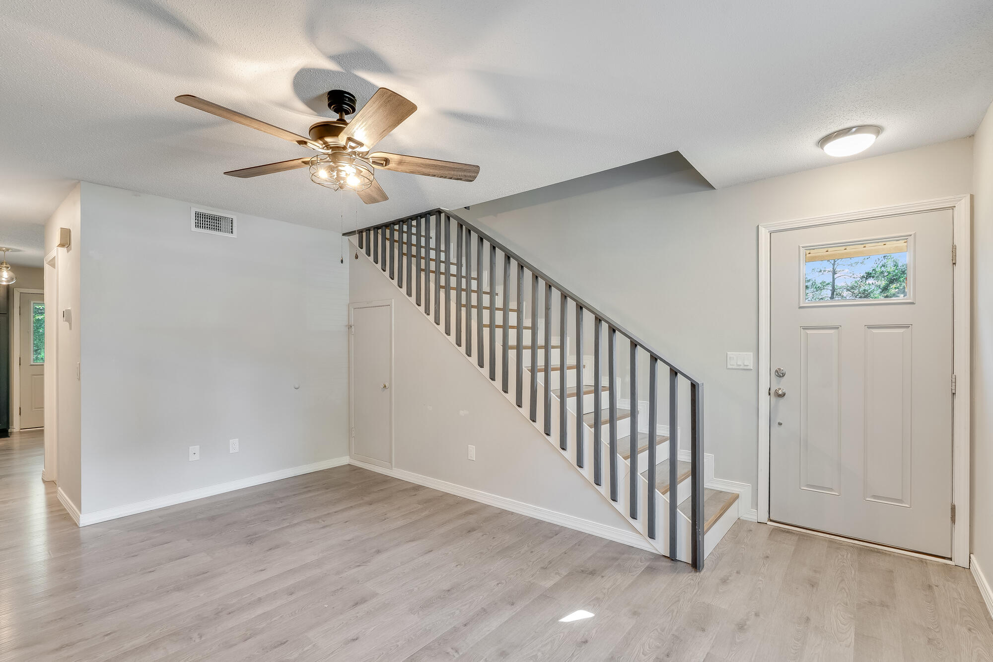 TOWNHOUSES AT THE HAMPTONS - Residential