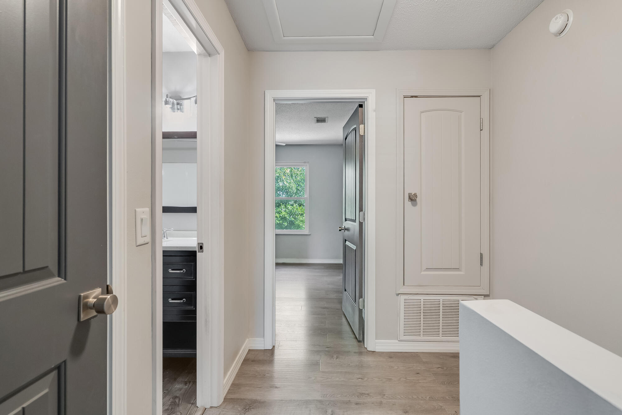 TOWNHOUSES AT THE HAMPTONS - Residential