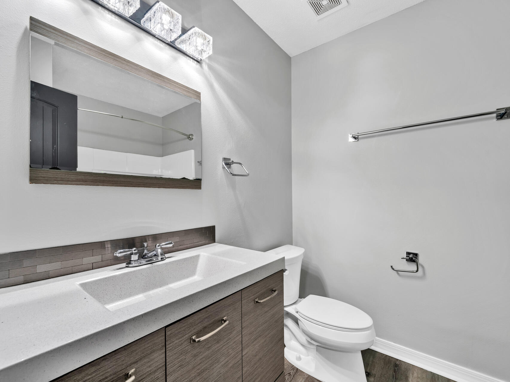 TOWNHOUSES AT THE HAMPTONS - Residential