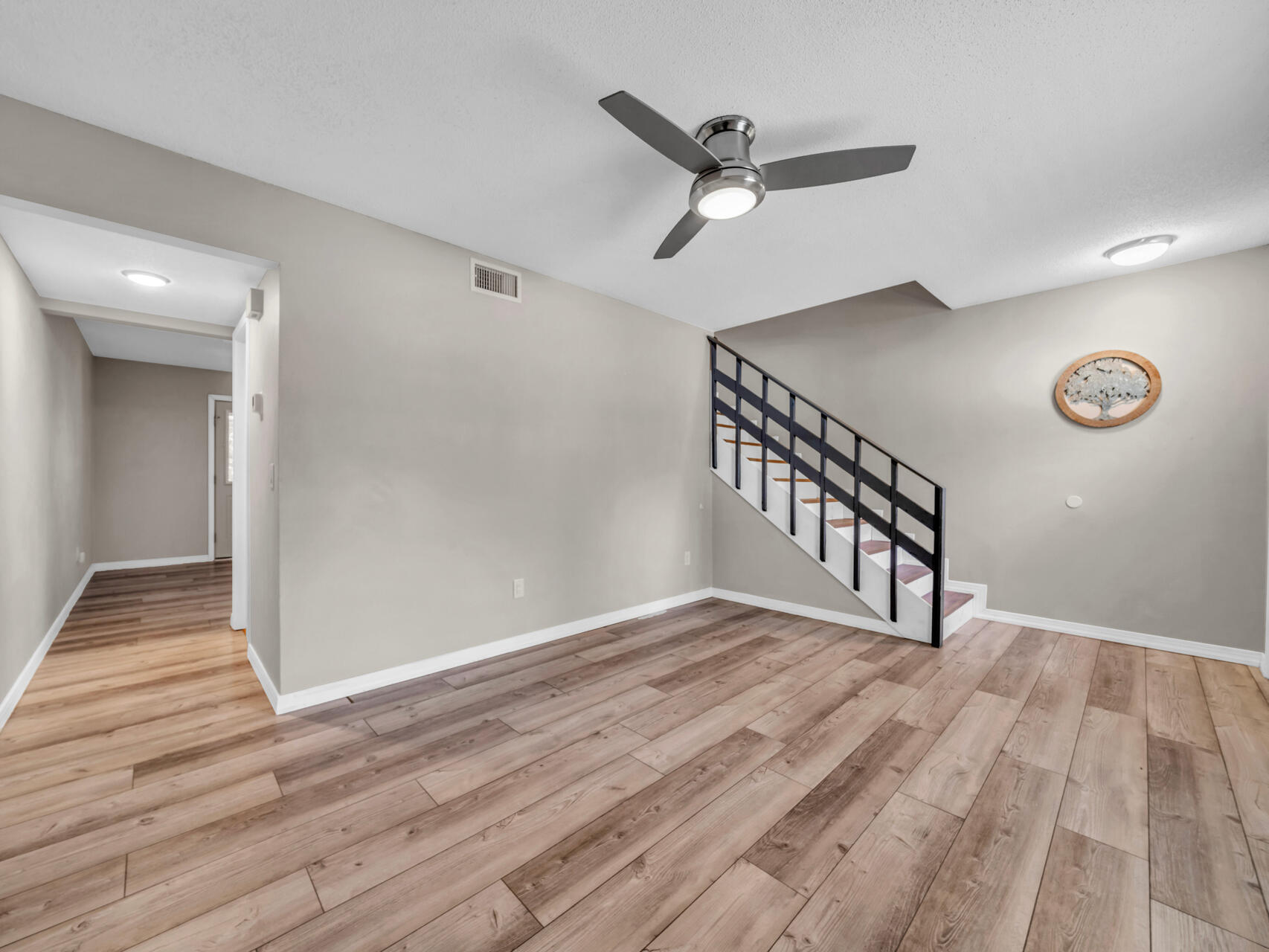 TOWNHOUSES AT THE HAMPTONS - Residential