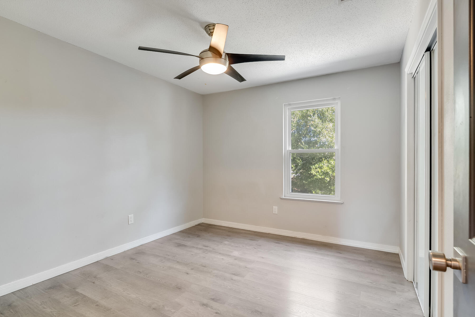 TOWNHOUSES AT THE HAMPTONS - Residential