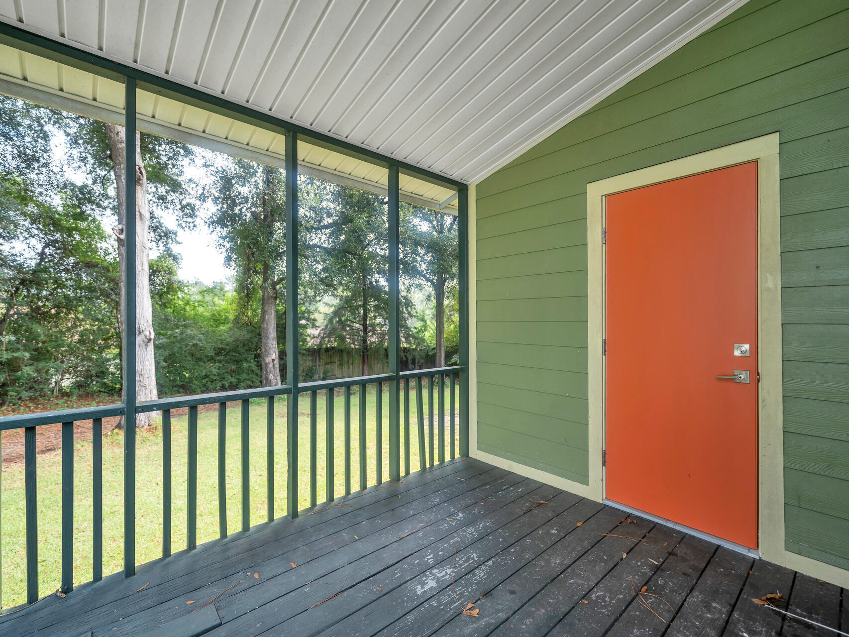 TOWNHOUSES AT THE HAMPTONS - Residential