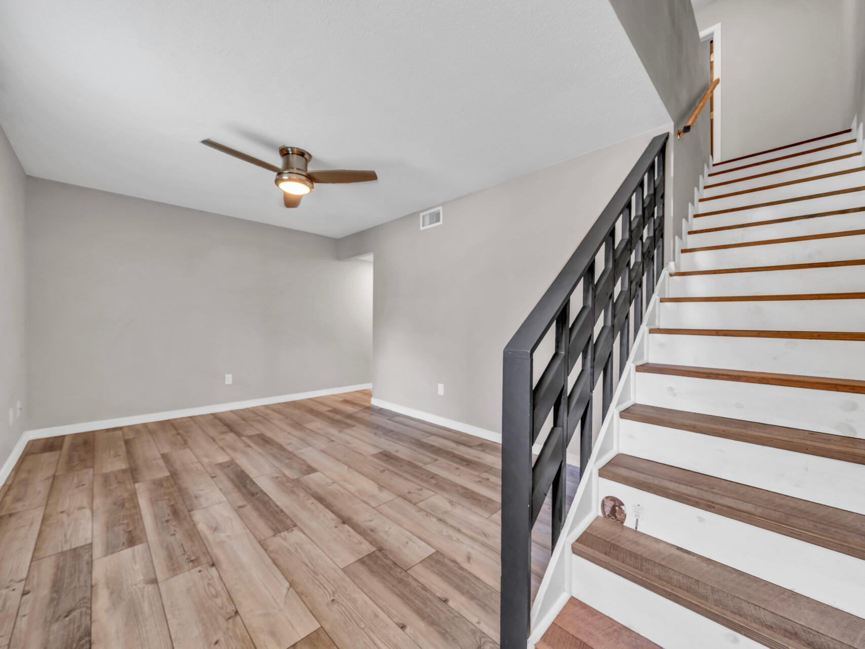 TOWNHOUSES AT THE HAMPTONS - Residential