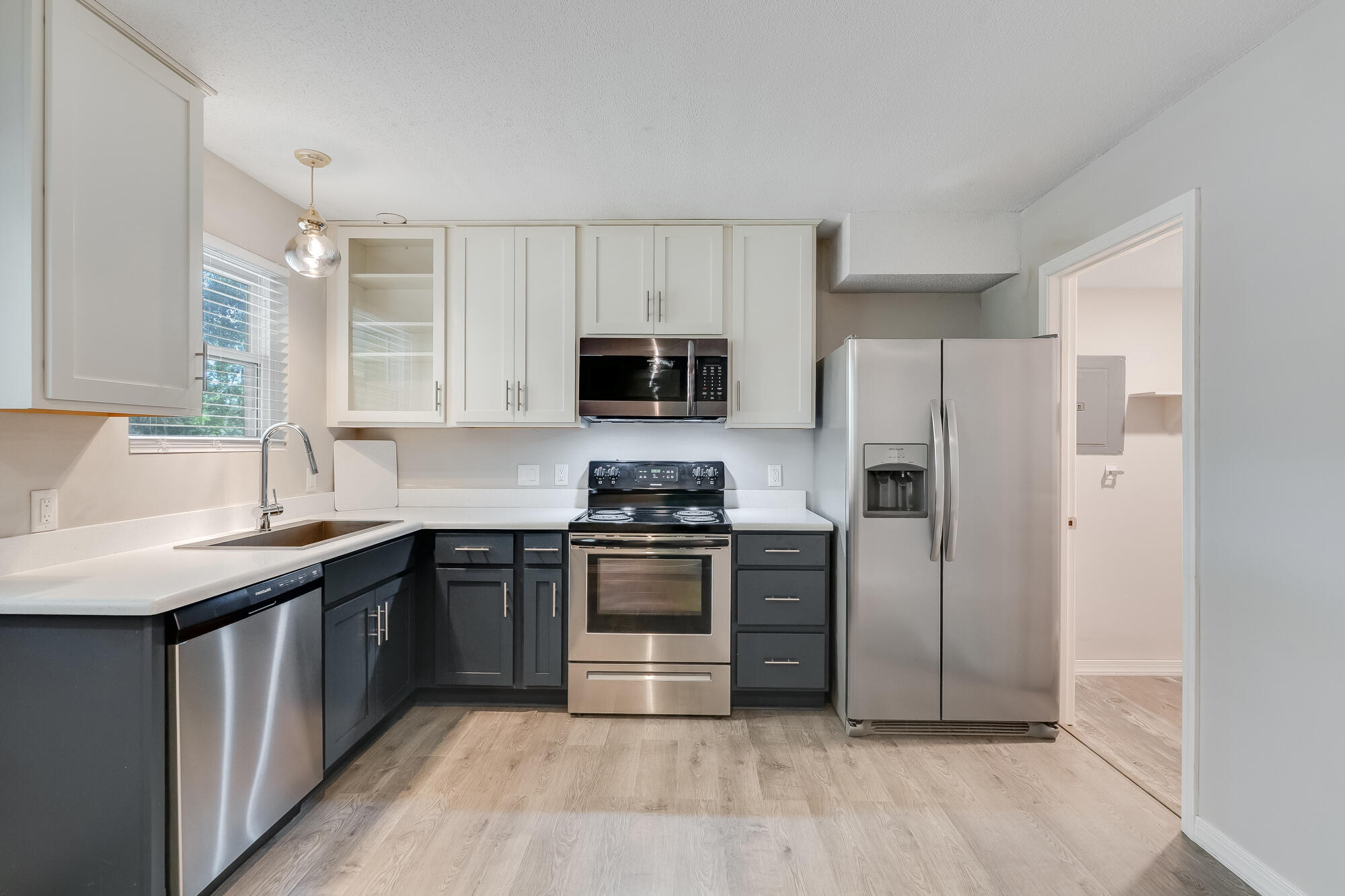 TOWNHOUSES AT THE HAMPTONS - Residential