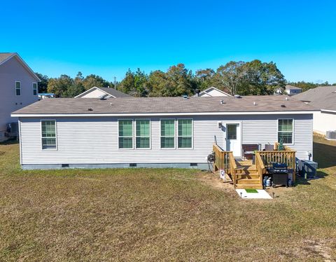 A home in DeFuniak Springs